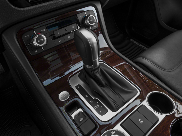 2016 Volkswagen Touareg Executive