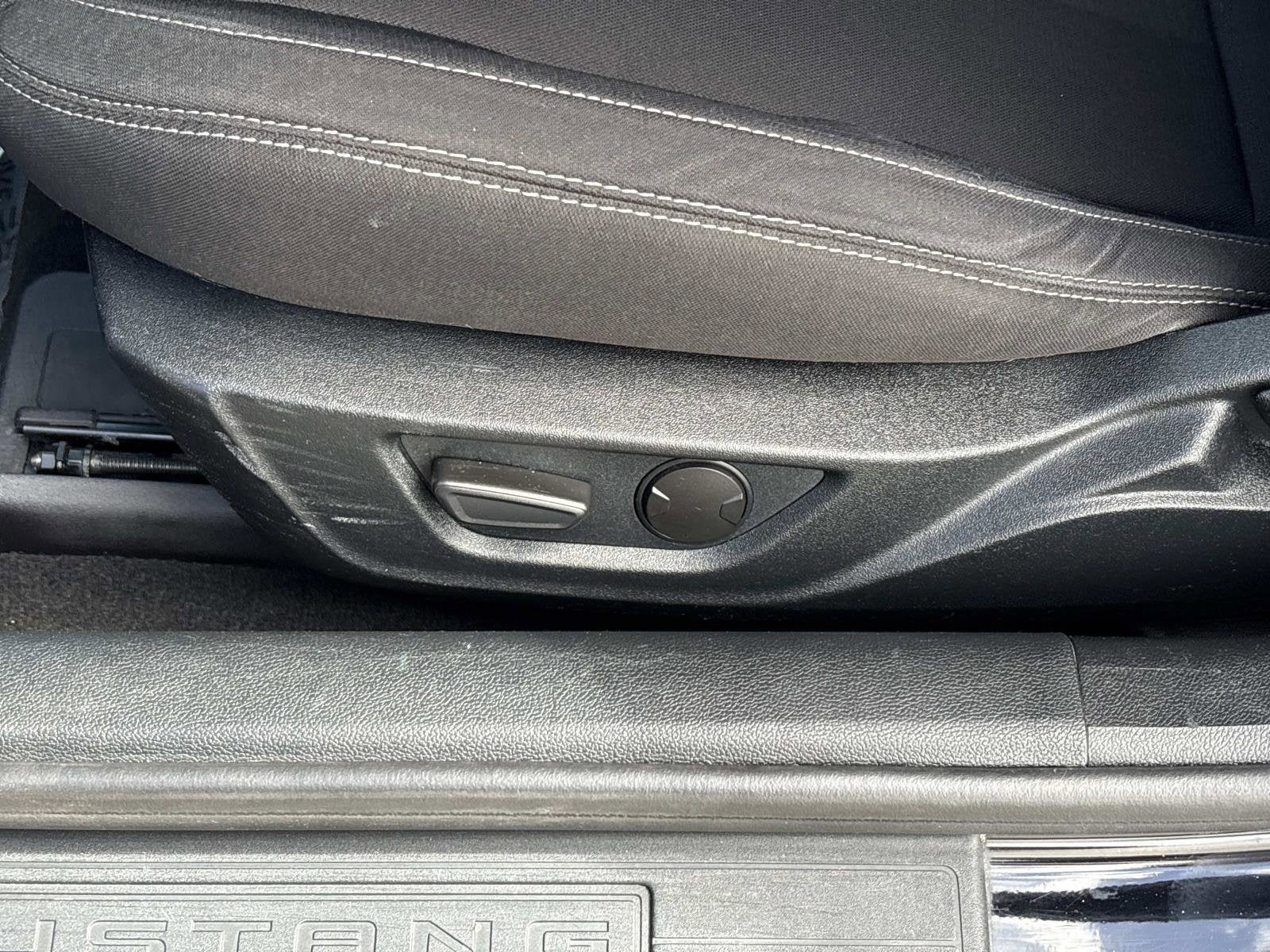 2020 Ford Mustang EcoBoost