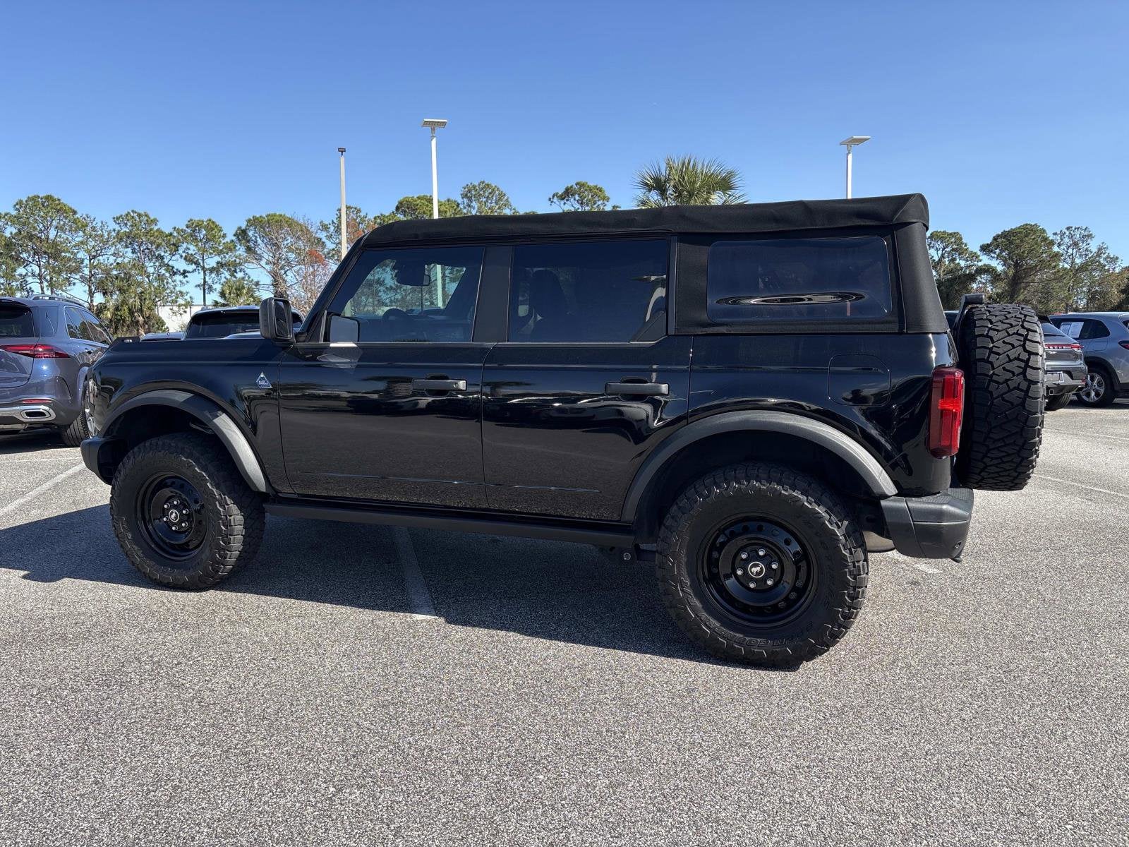 2023 Ford Bronco Base