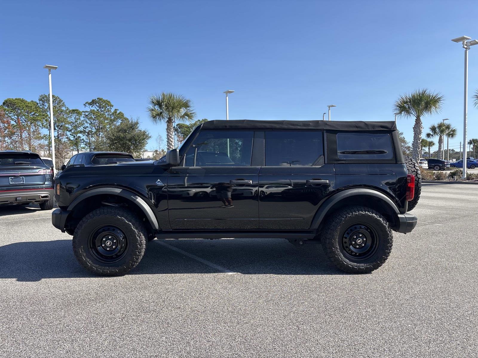 2023 Ford Bronco Base