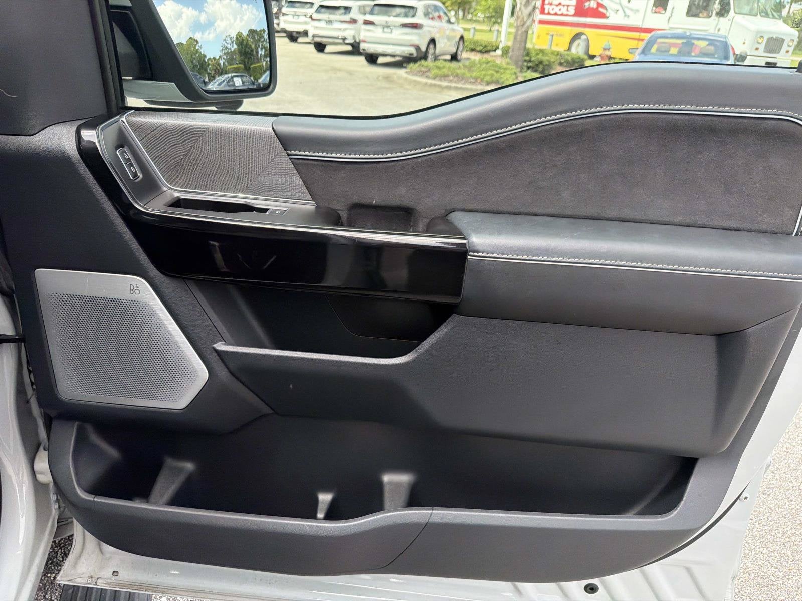 2023 Ford F-150 Lightning Platinum