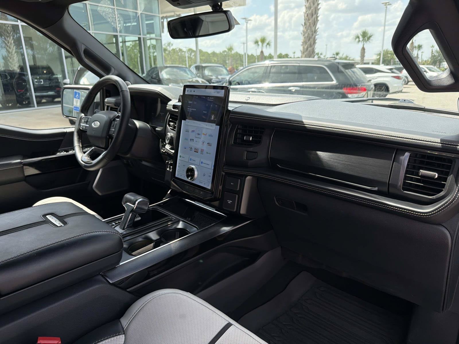 2023 Ford F-150 Lightning Platinum