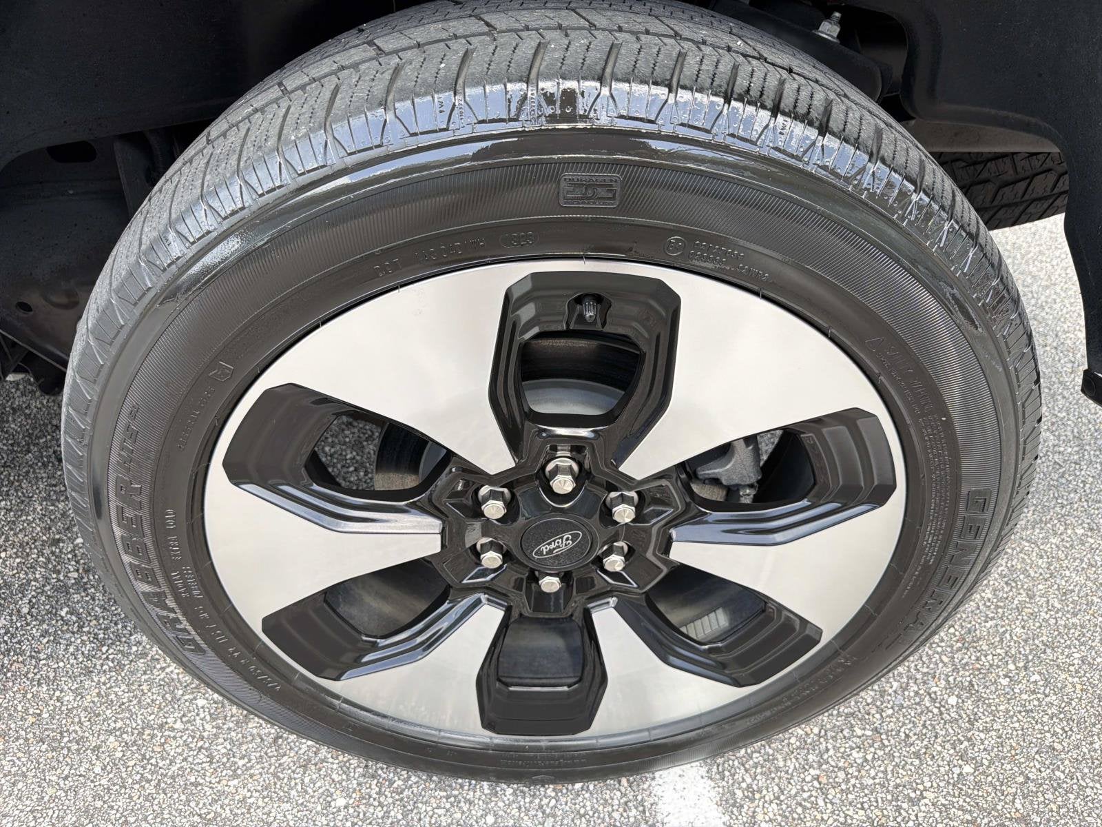 2023 Ford F-150 Lightning Platinum