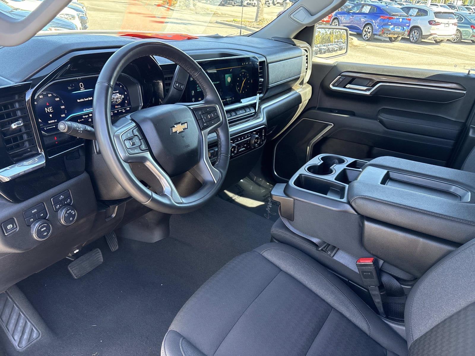 2025 Chevrolet Silverado 1500 LT