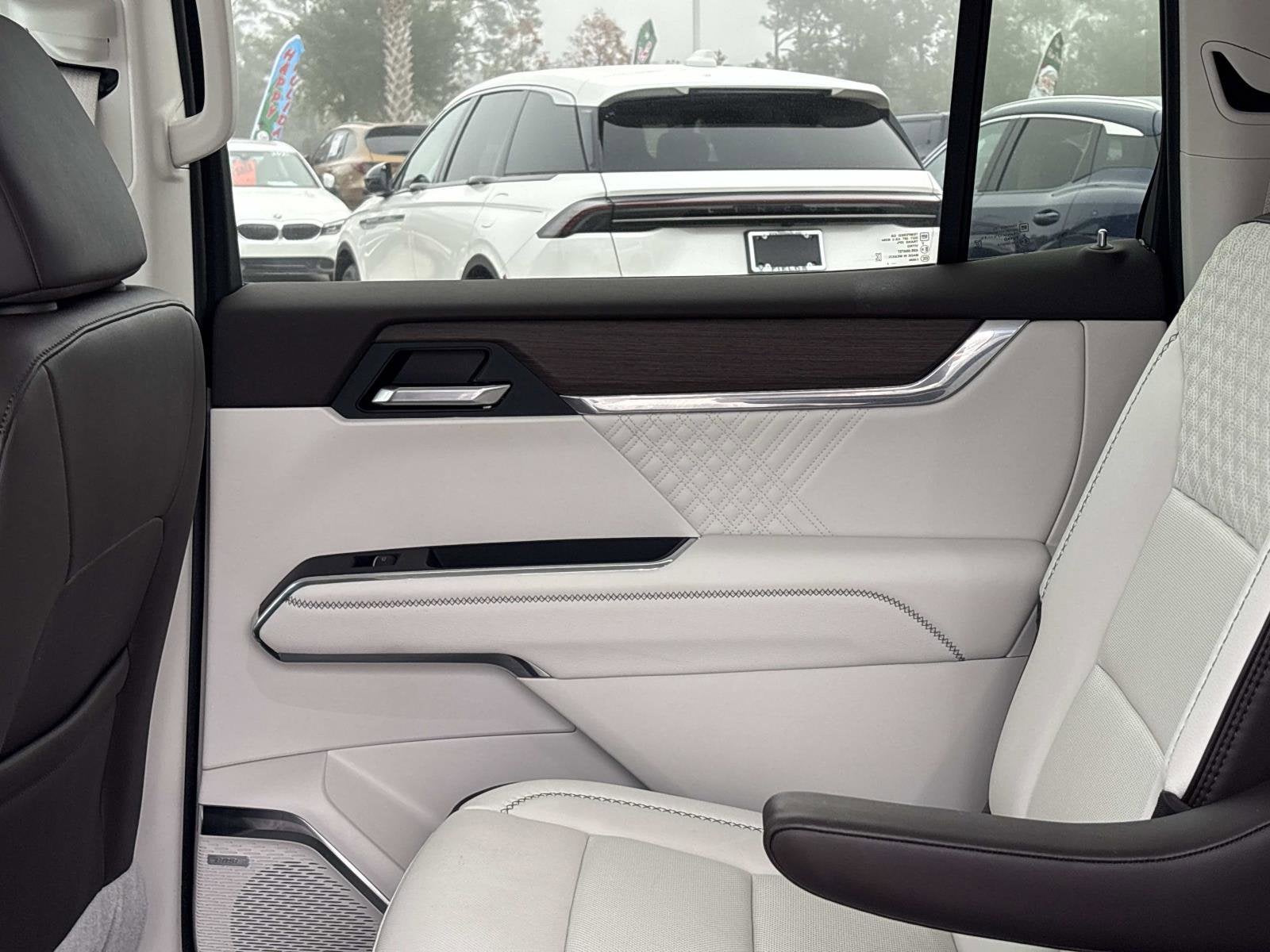 2024 GMC Acadia FWD Denali