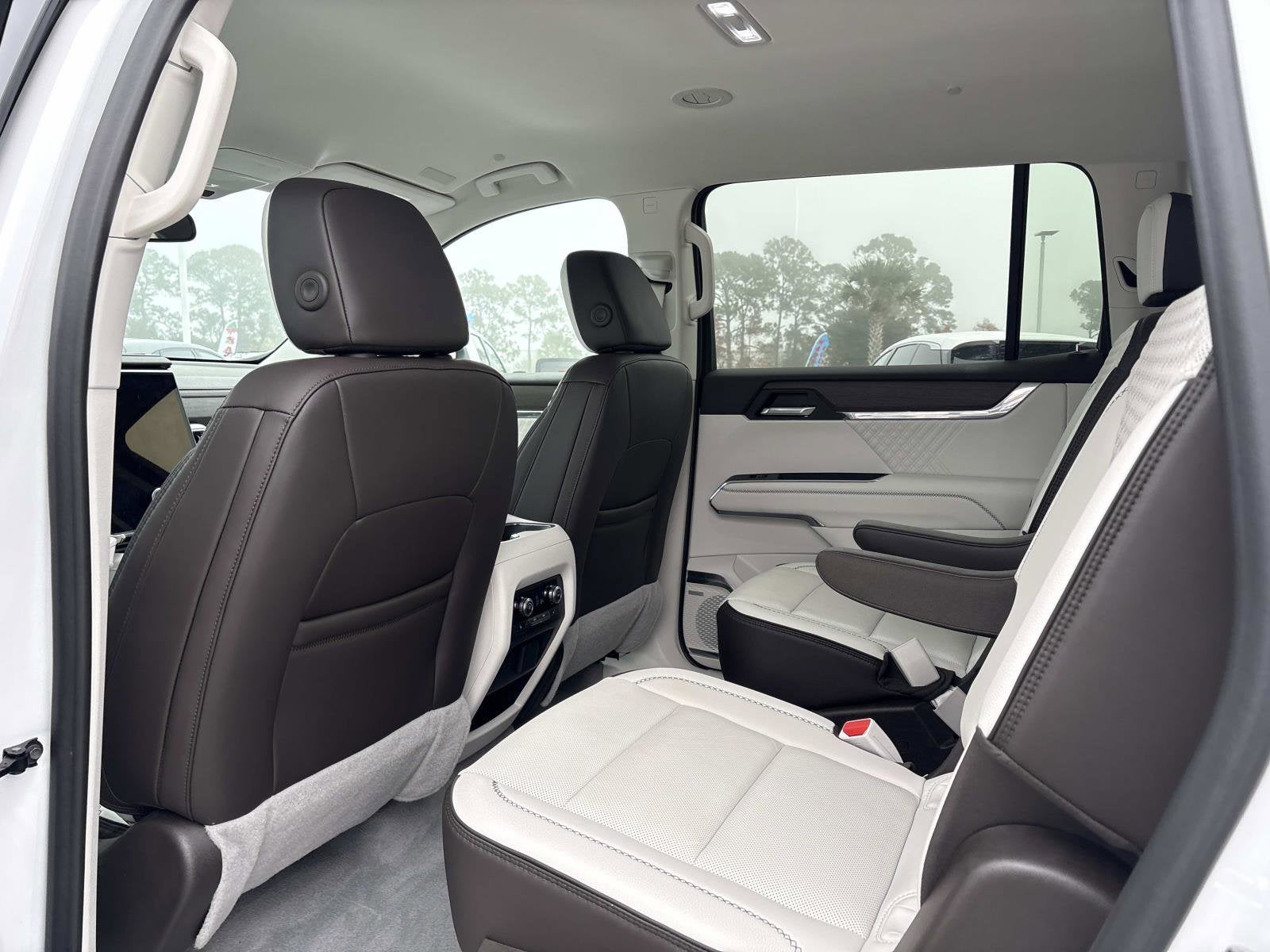 2024 GMC Acadia FWD Denali