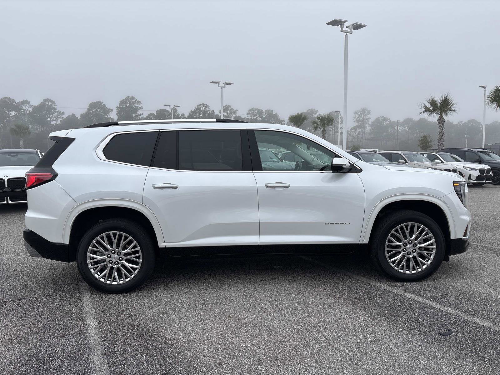 2024 GMC Acadia FWD Denali
