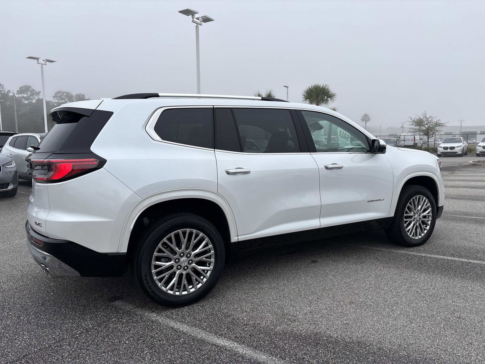 2024 GMC Acadia FWD Denali