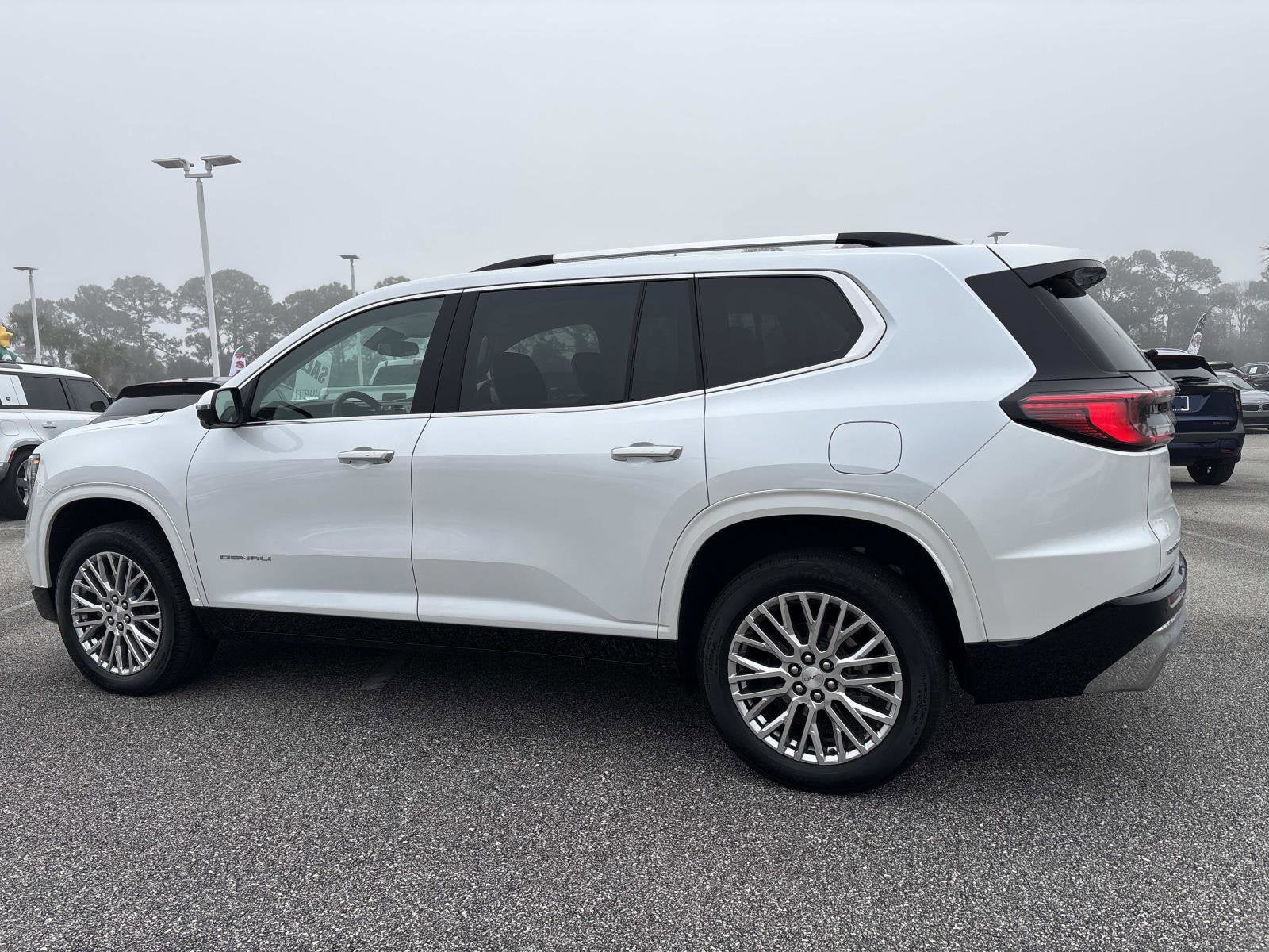 2024 GMC Acadia FWD Denali