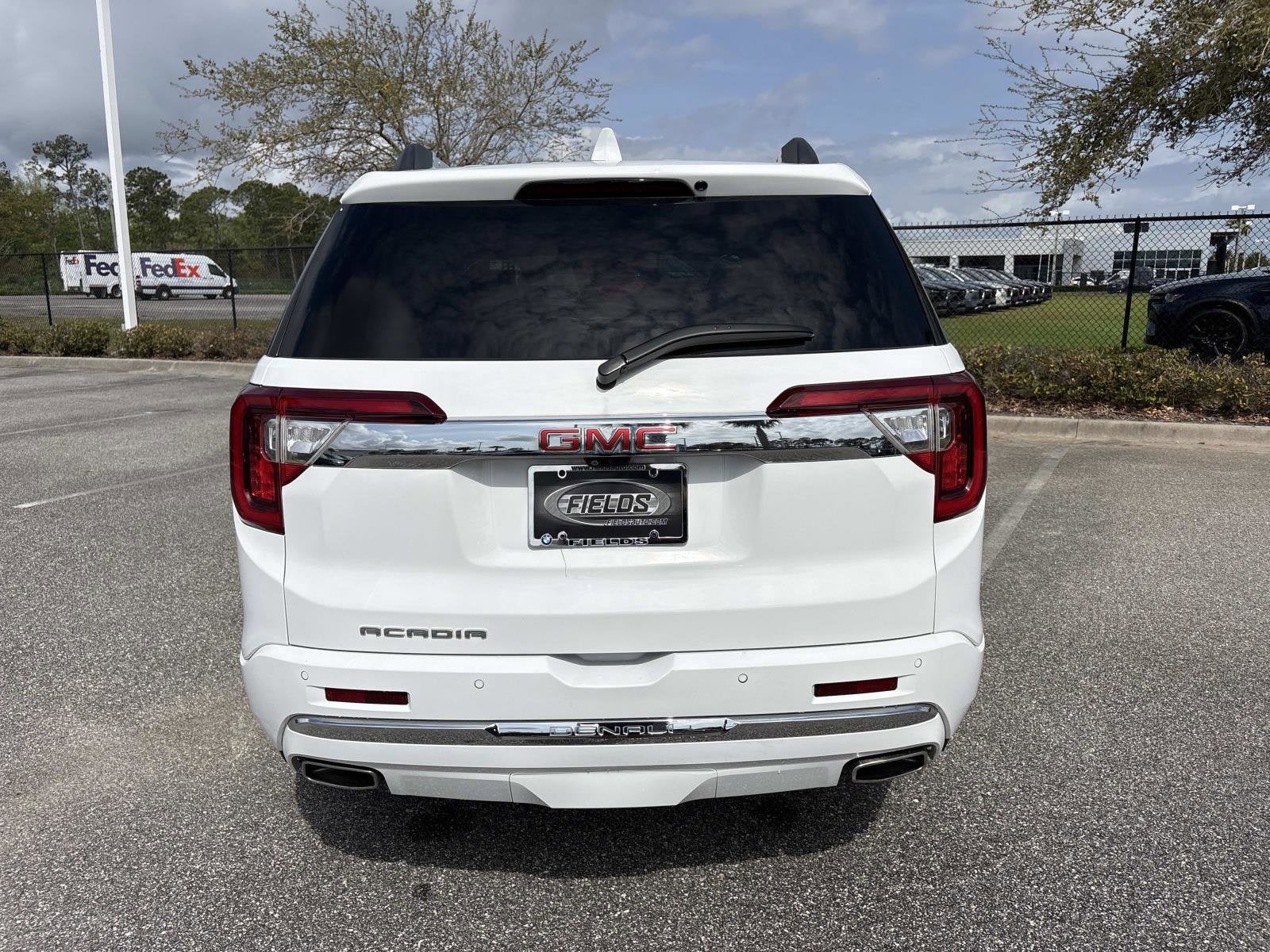 2023 GMC Acadia Denali