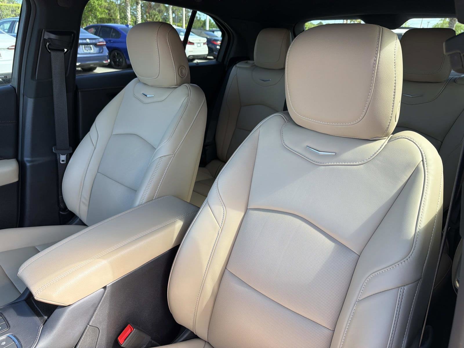 2024 Cadillac XT4 FWD Premium Luxury