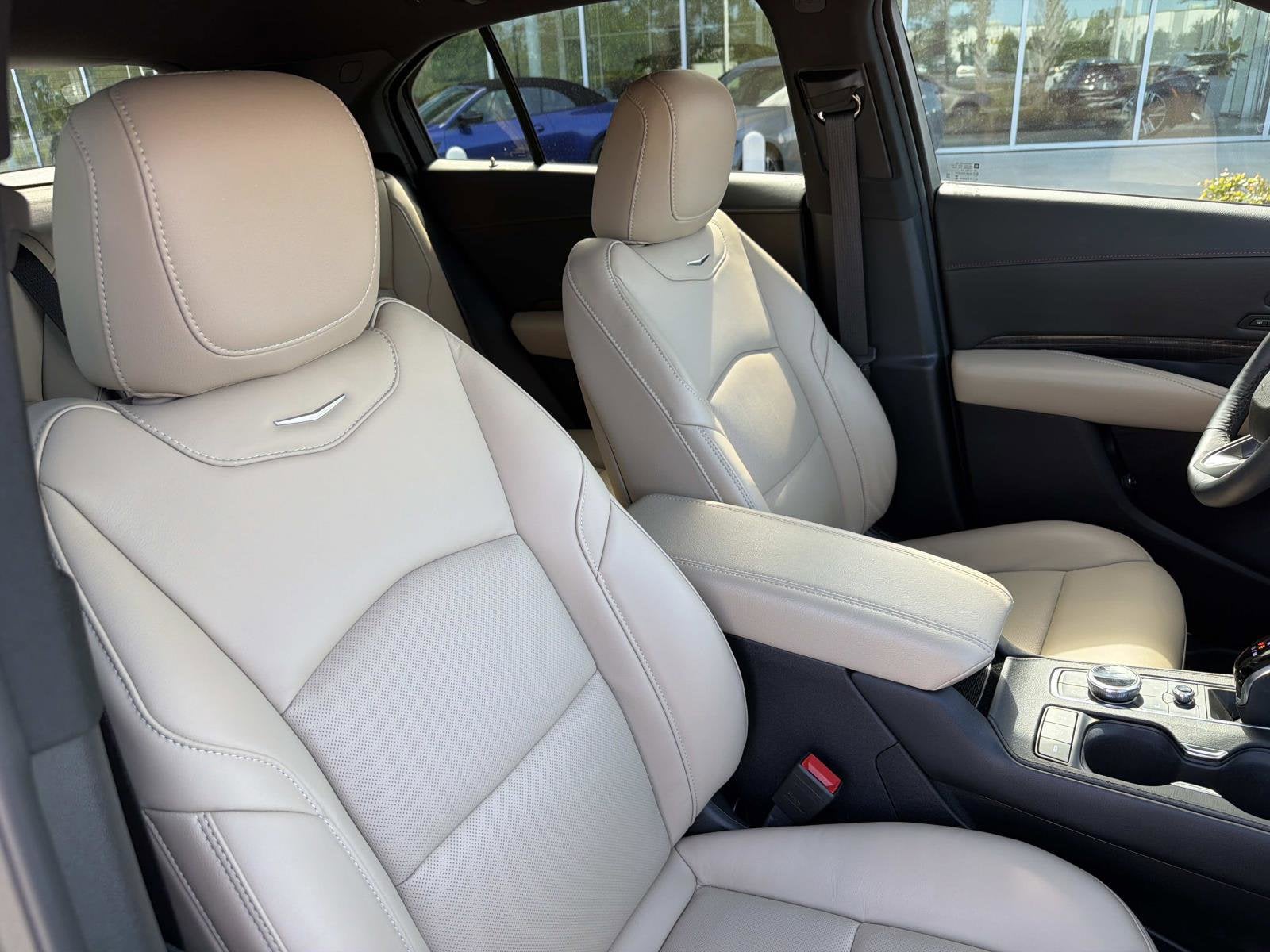 2024 Cadillac XT4 FWD Premium Luxury
