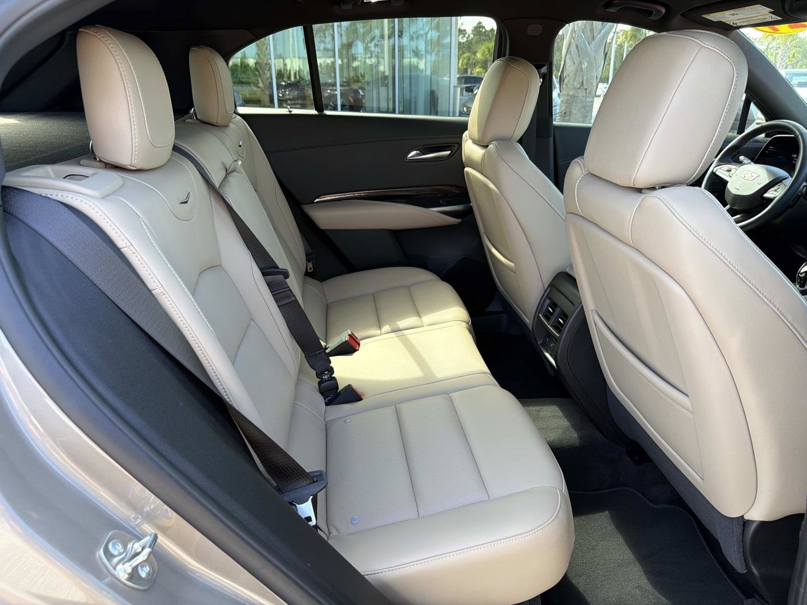 2024 Cadillac XT4 FWD Premium Luxury