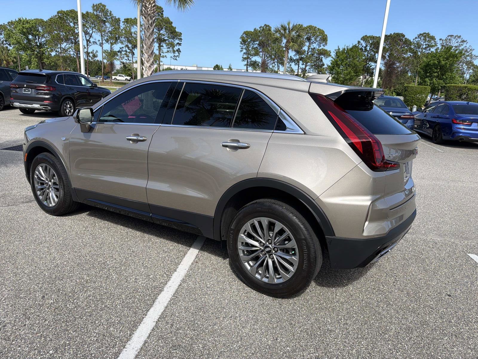 2024 Cadillac XT4 FWD Premium Luxury