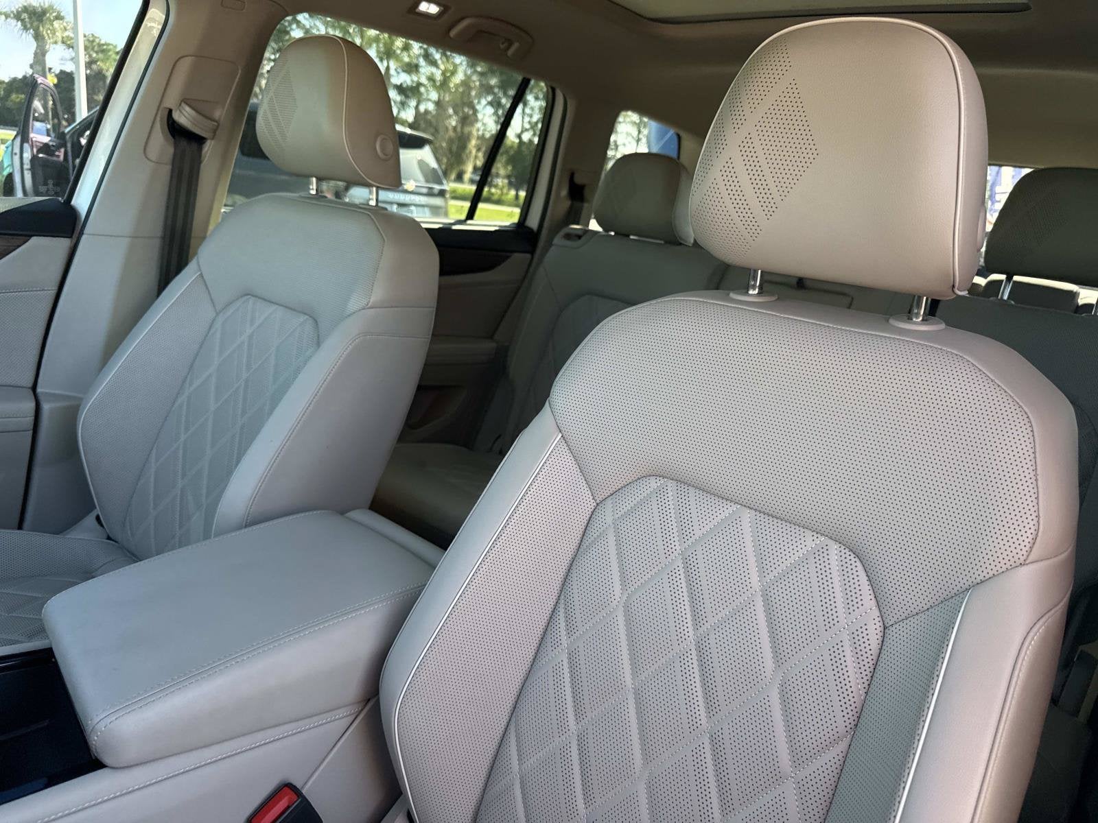 2025 Volkswagen Atlas 2.0T SEL Premium R-Line