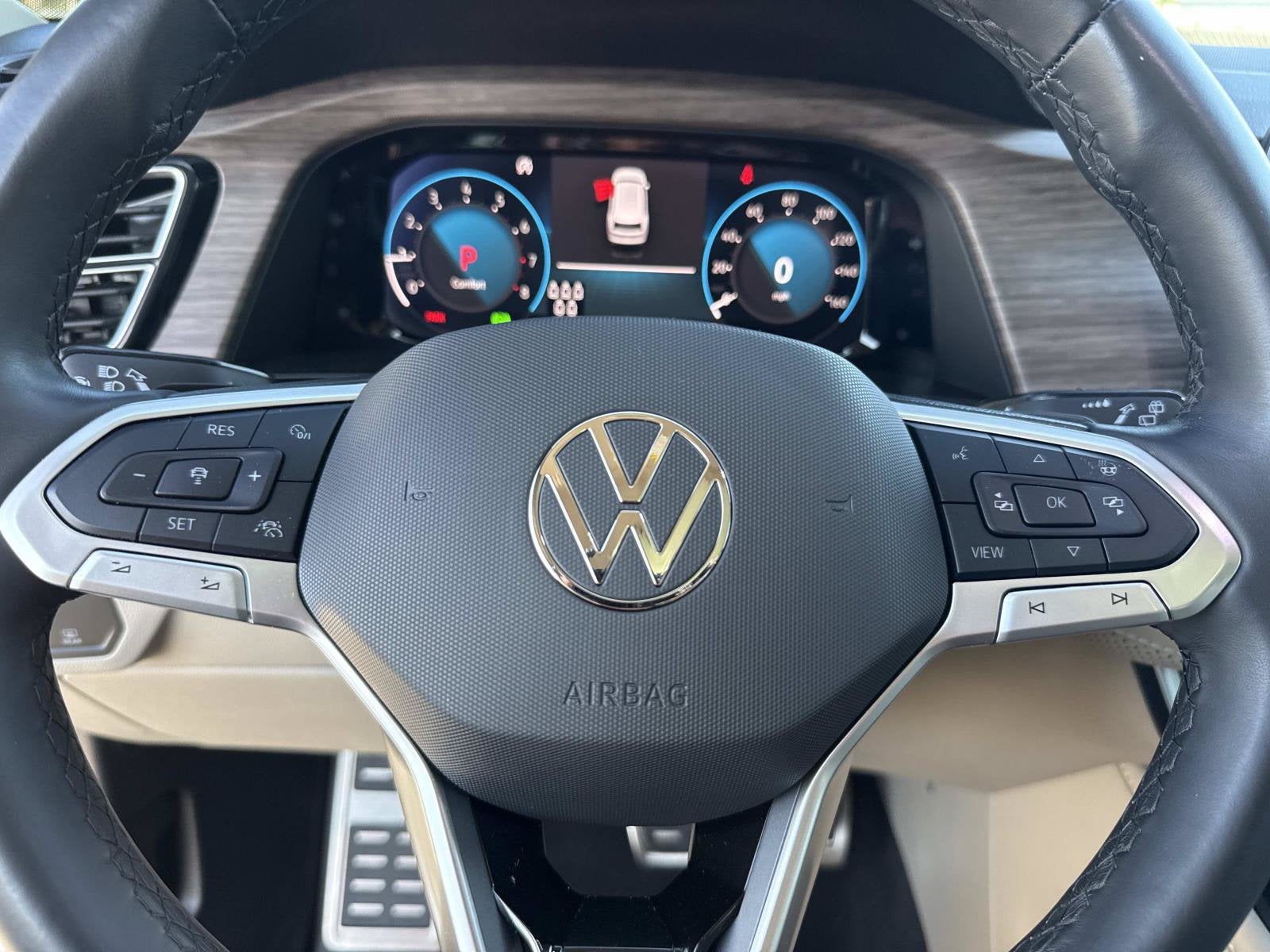 2025 Volkswagen Atlas 2.0T SEL Premium R-Line