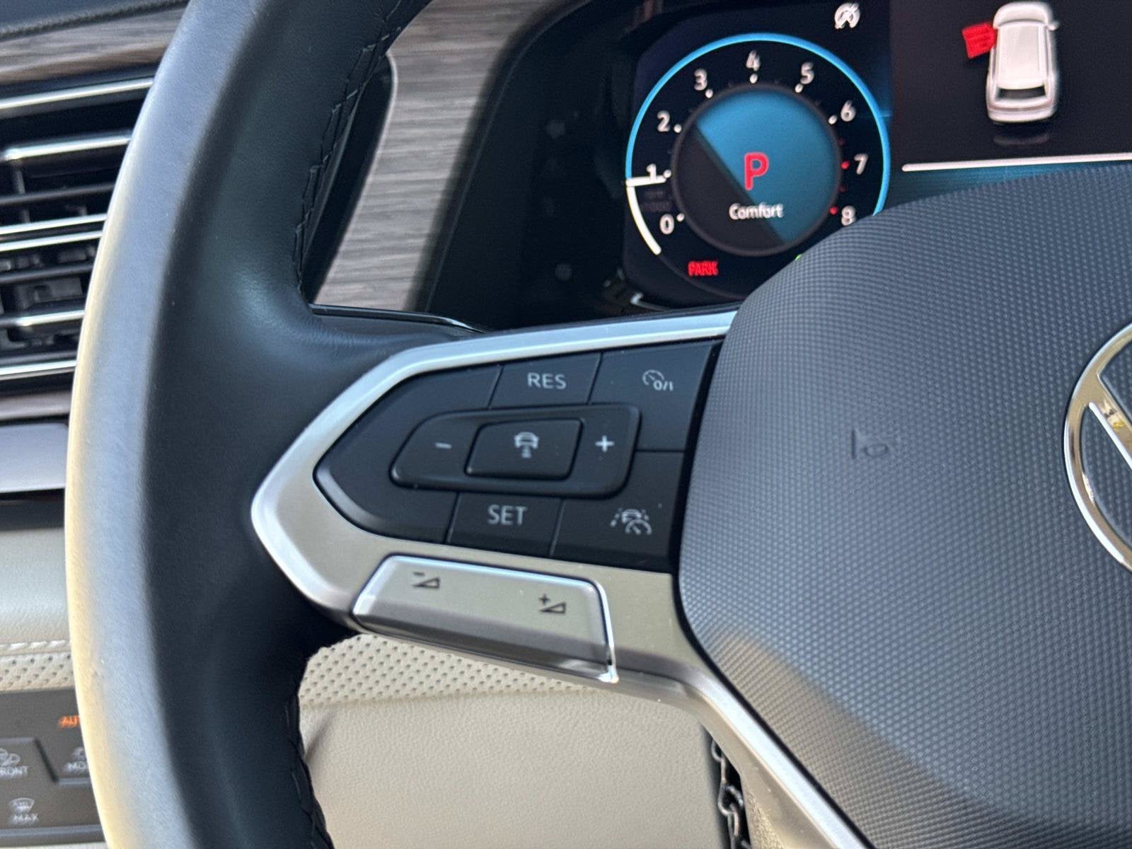 2025 Volkswagen Atlas 2.0T SEL Premium R-Line