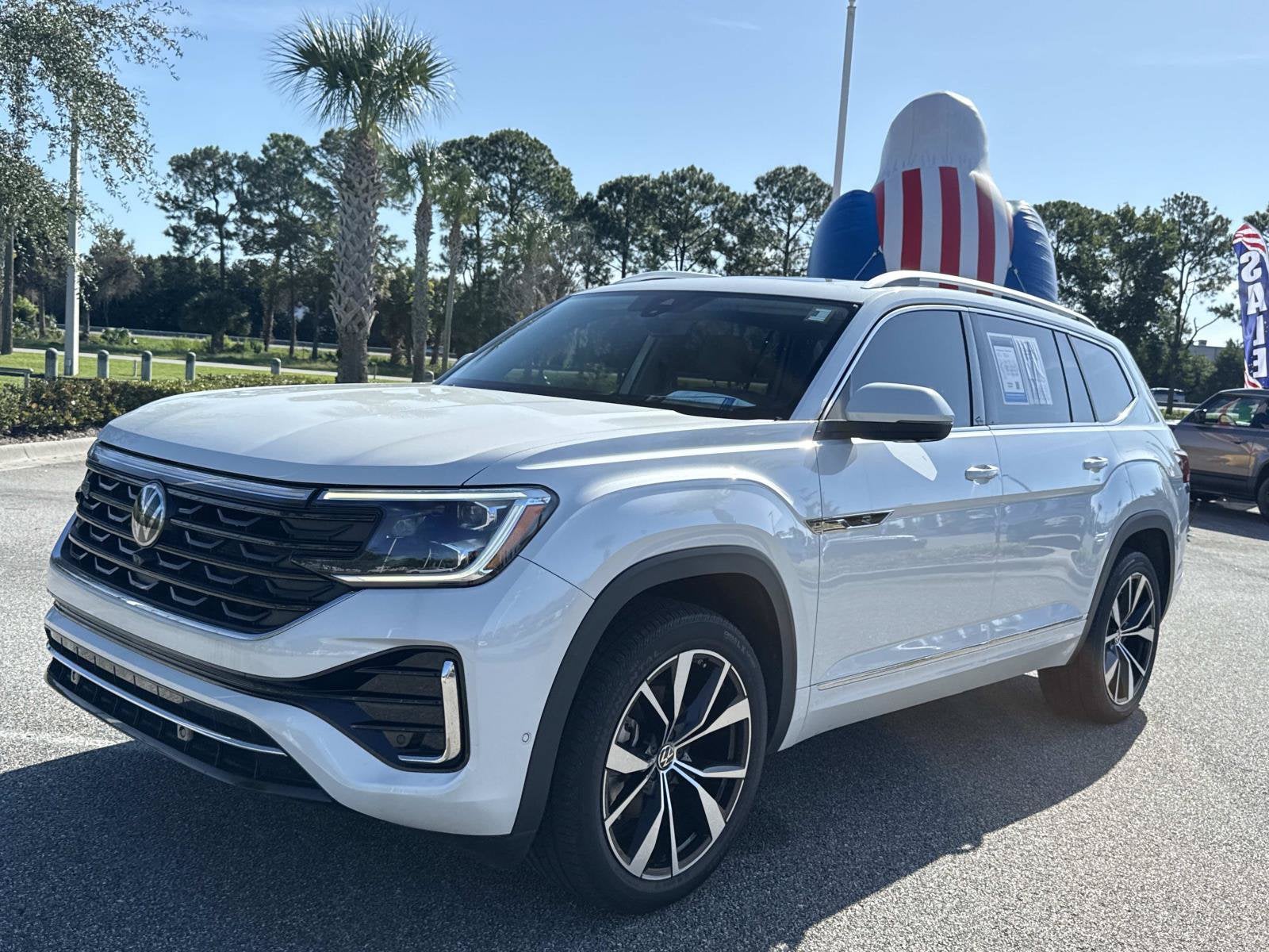 2025 Volkswagen Atlas 2.0T SEL Premium R-Line