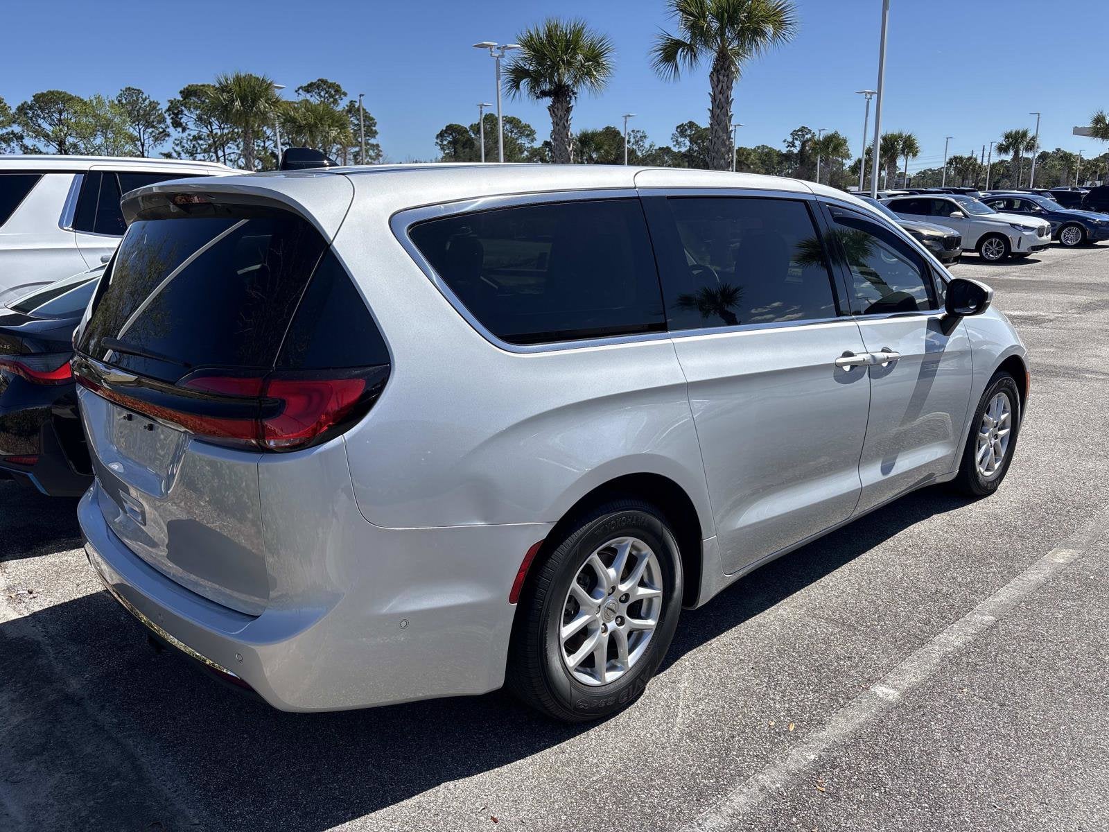 2023 Chrysler Pacifica Touring L