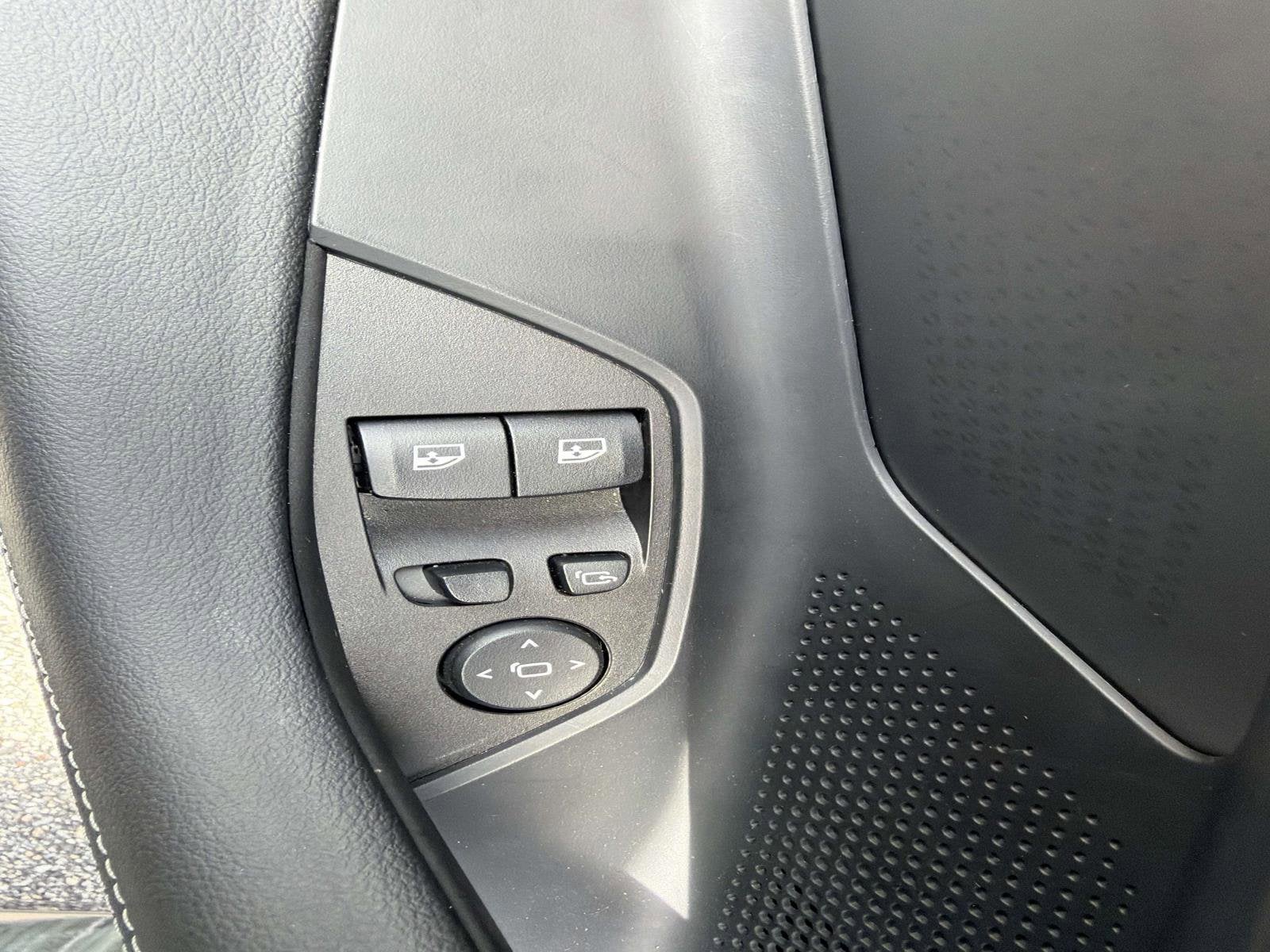 2025 BMW 2 Series 230i