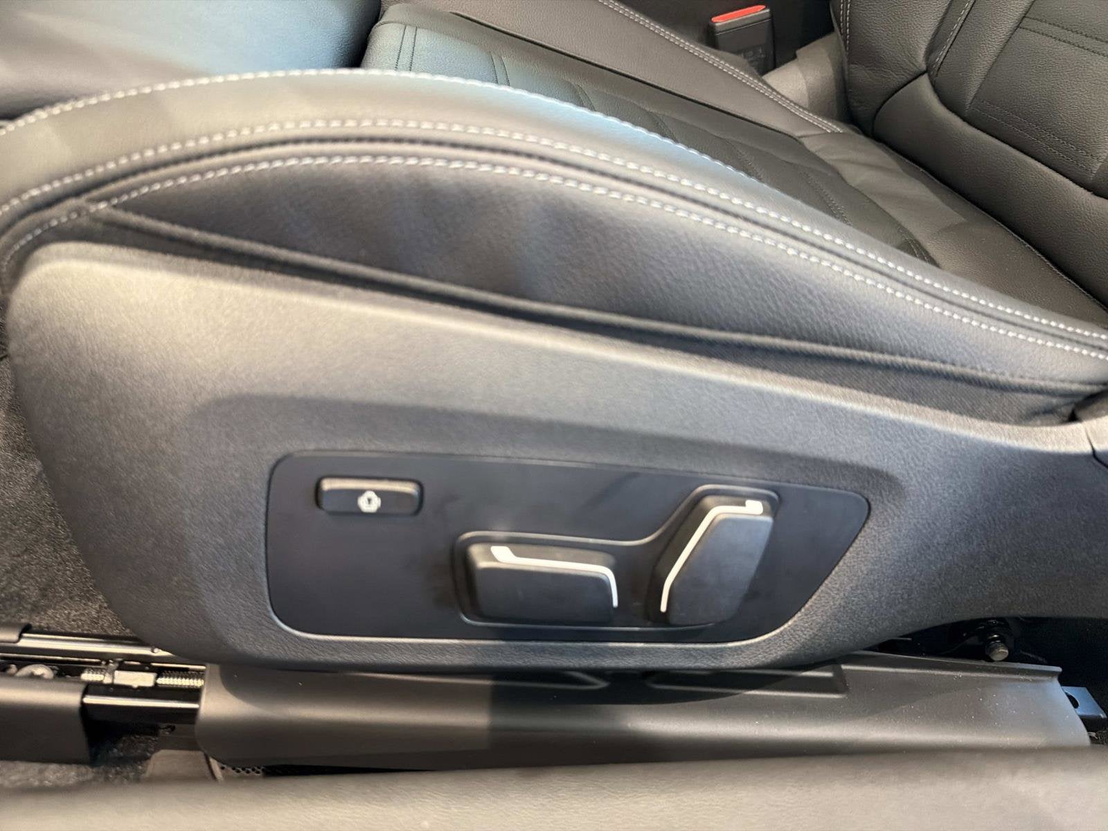 2026 BMW 2 Series 230i