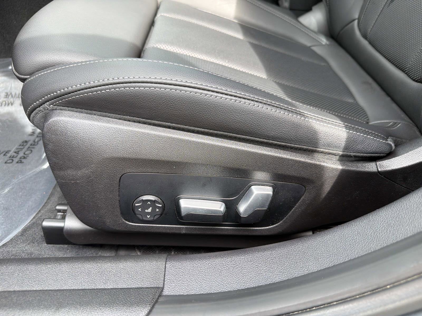 2022 BMW 3 Series 330e