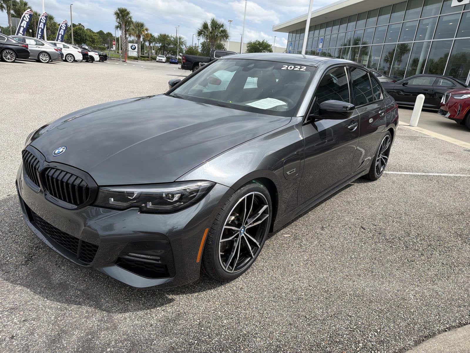 2022 BMW 3 Series 330e