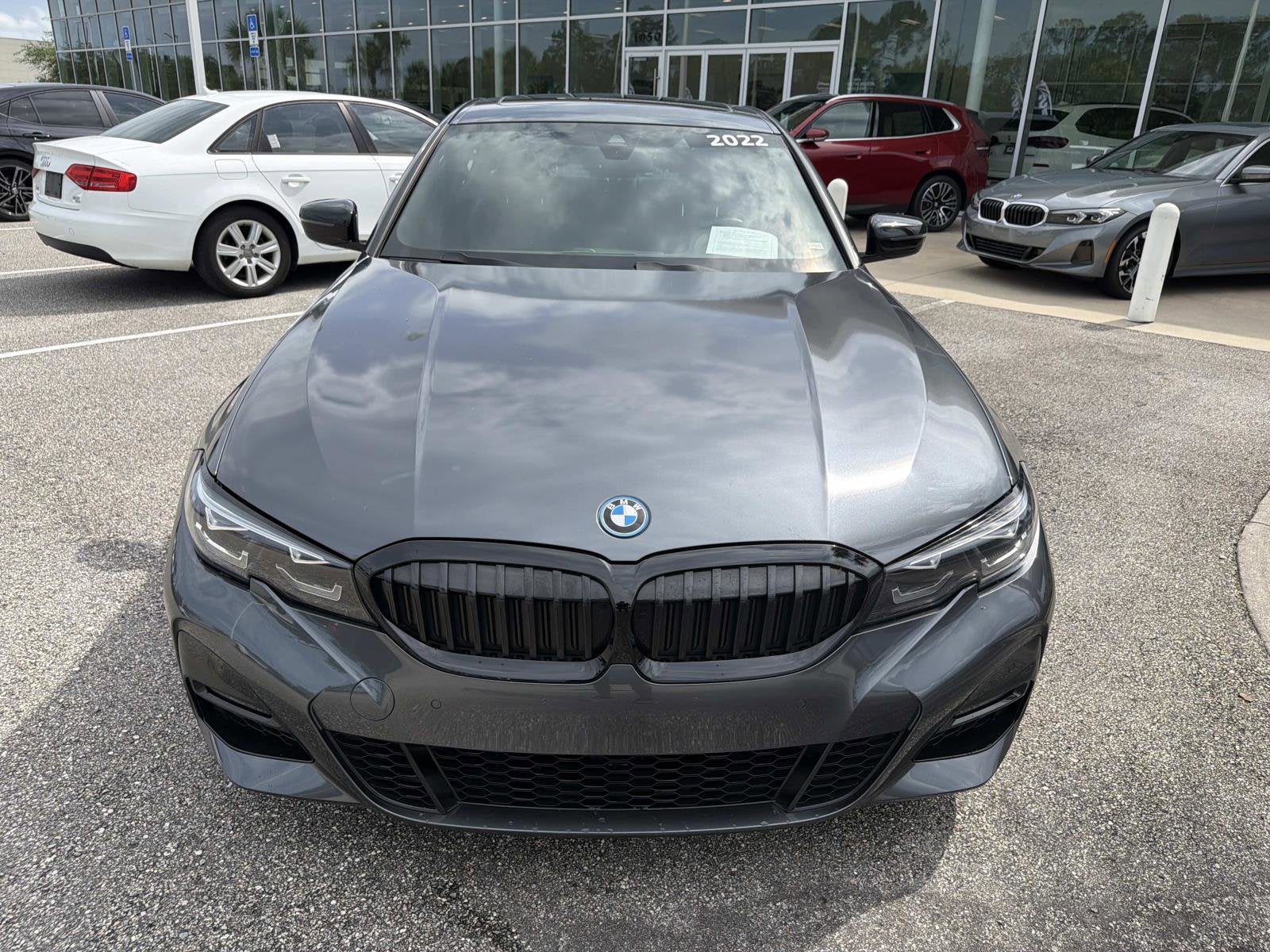 2022 BMW 3 Series 330e