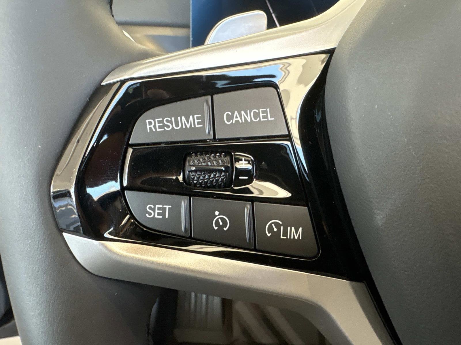 2025 BMW 3 Series 330i