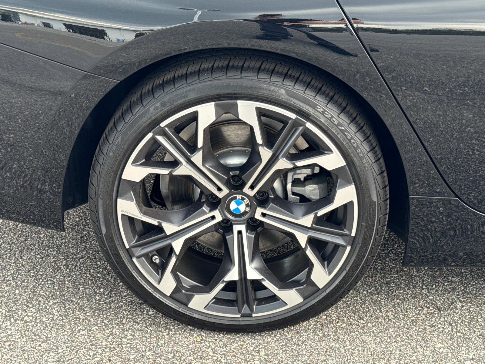 2025 BMW 3 Series 330i