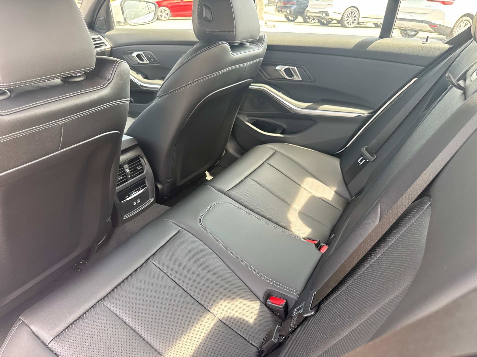 2025 BMW 3 Series 330i