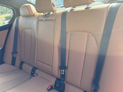 2025 BMW 3 Series 330i