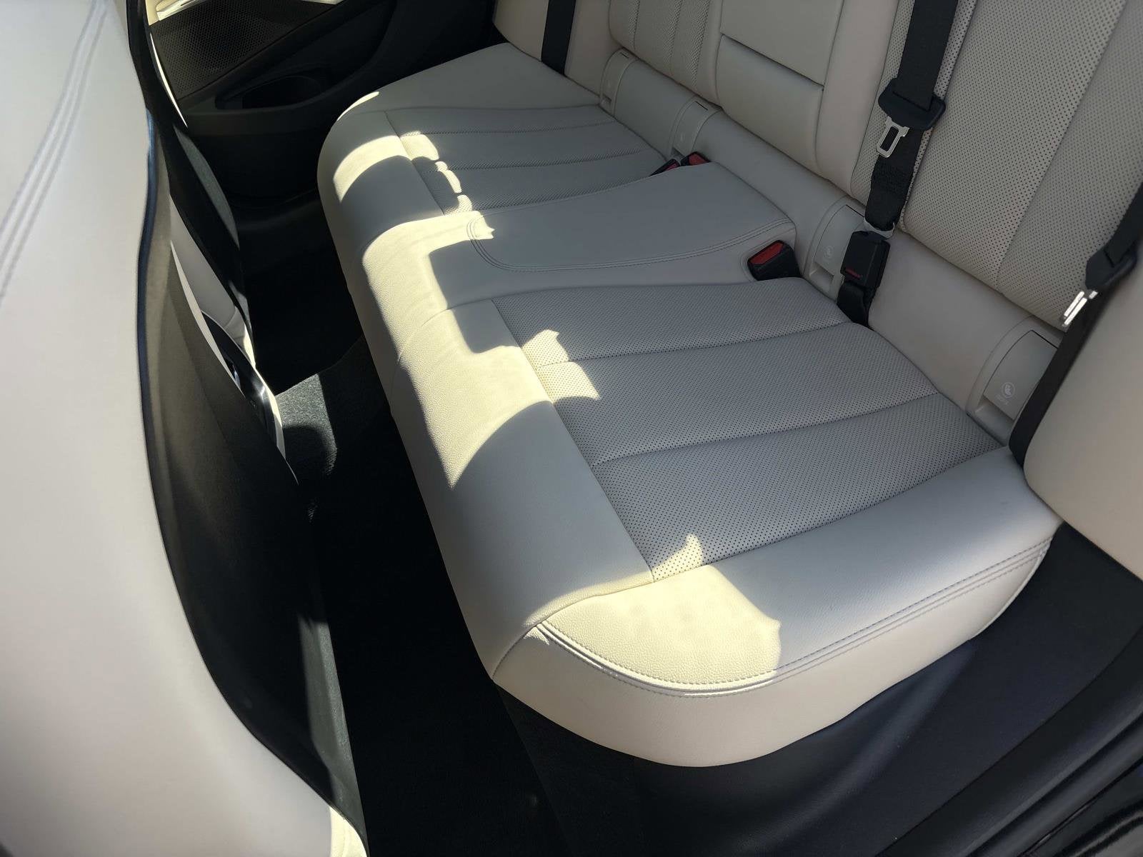 2025 BMW 3 Series 330i