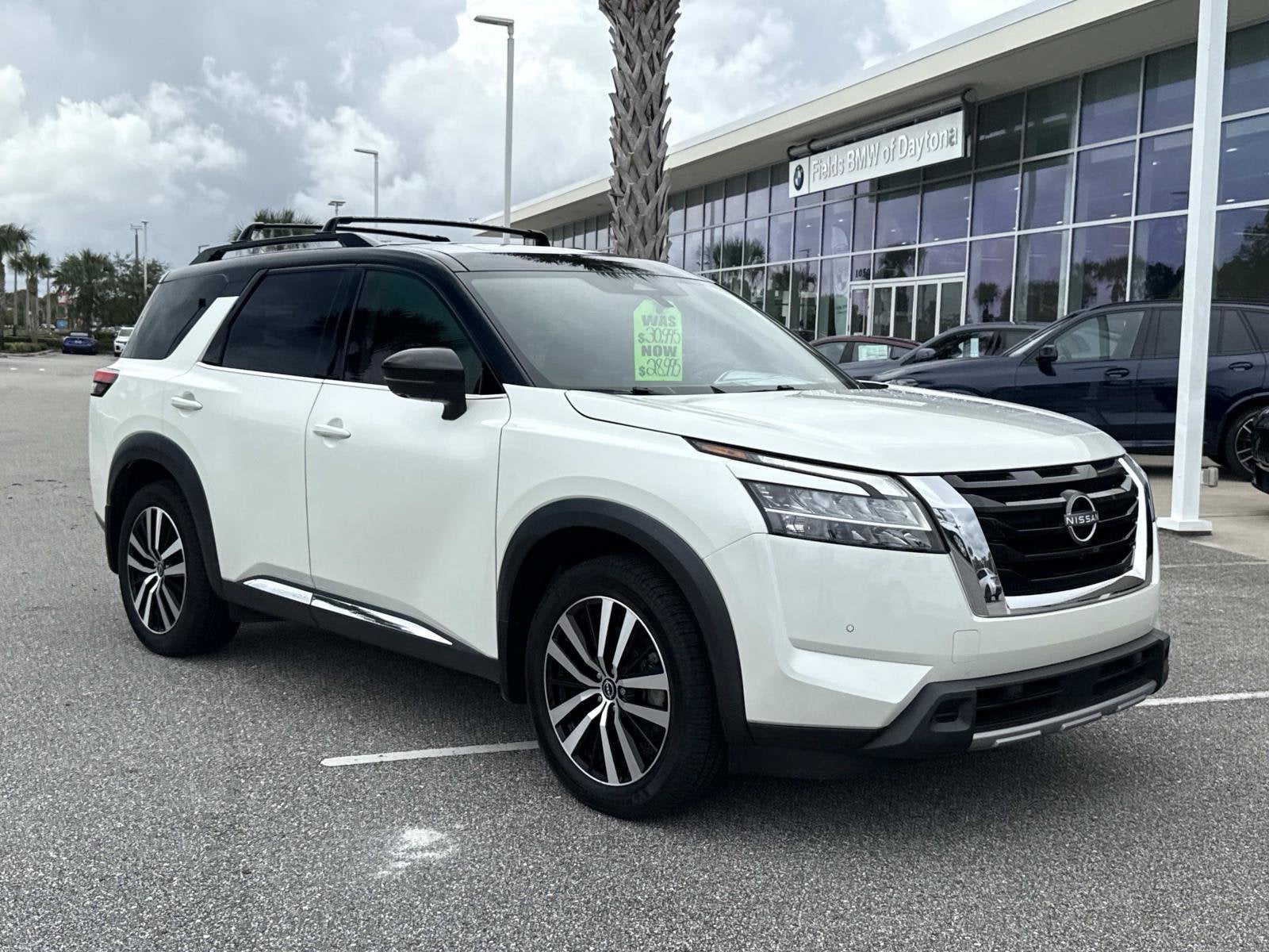 2023 Nissan Pathfinder Platinum