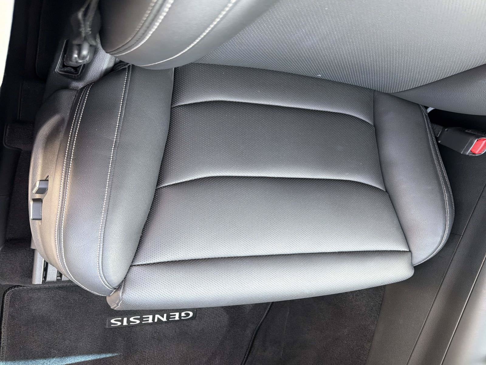 2024 Genesis GV70 2.5T