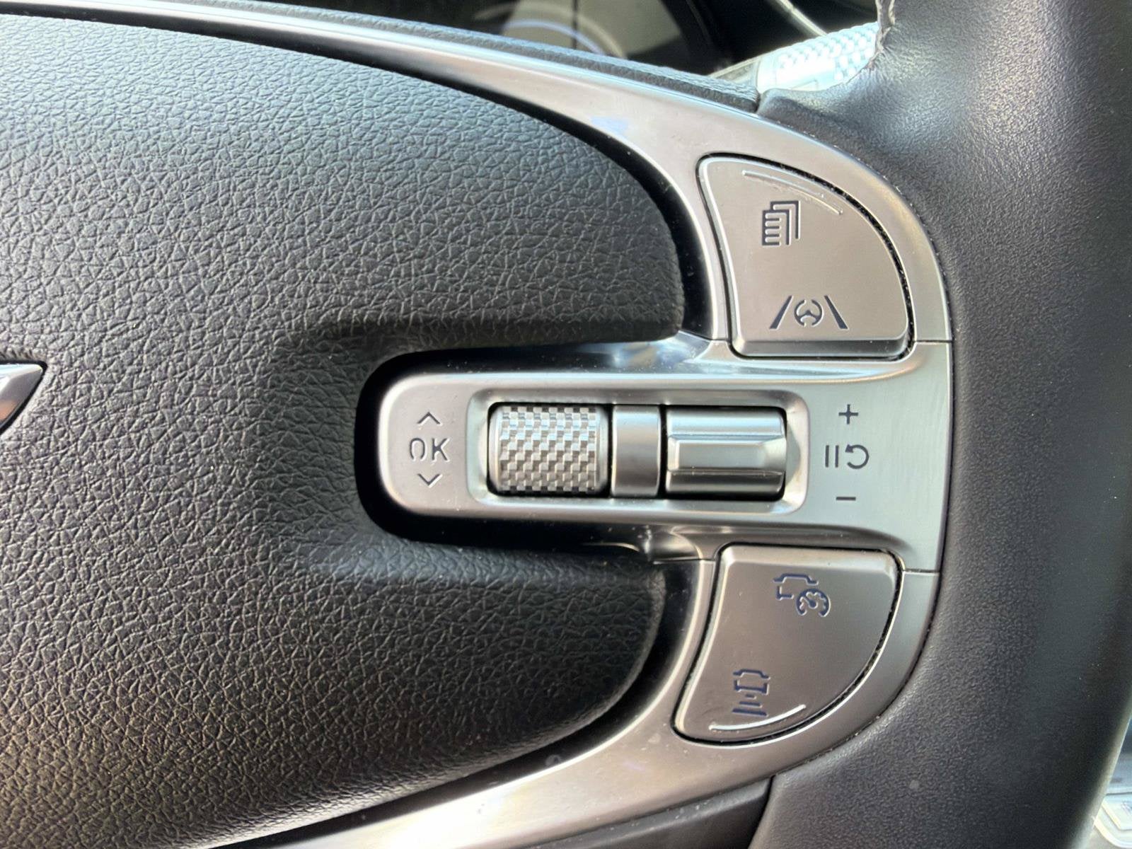 2024 Genesis GV70 2.5T