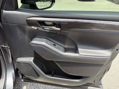 2020 Toyota Highlander Hybrid Platinum