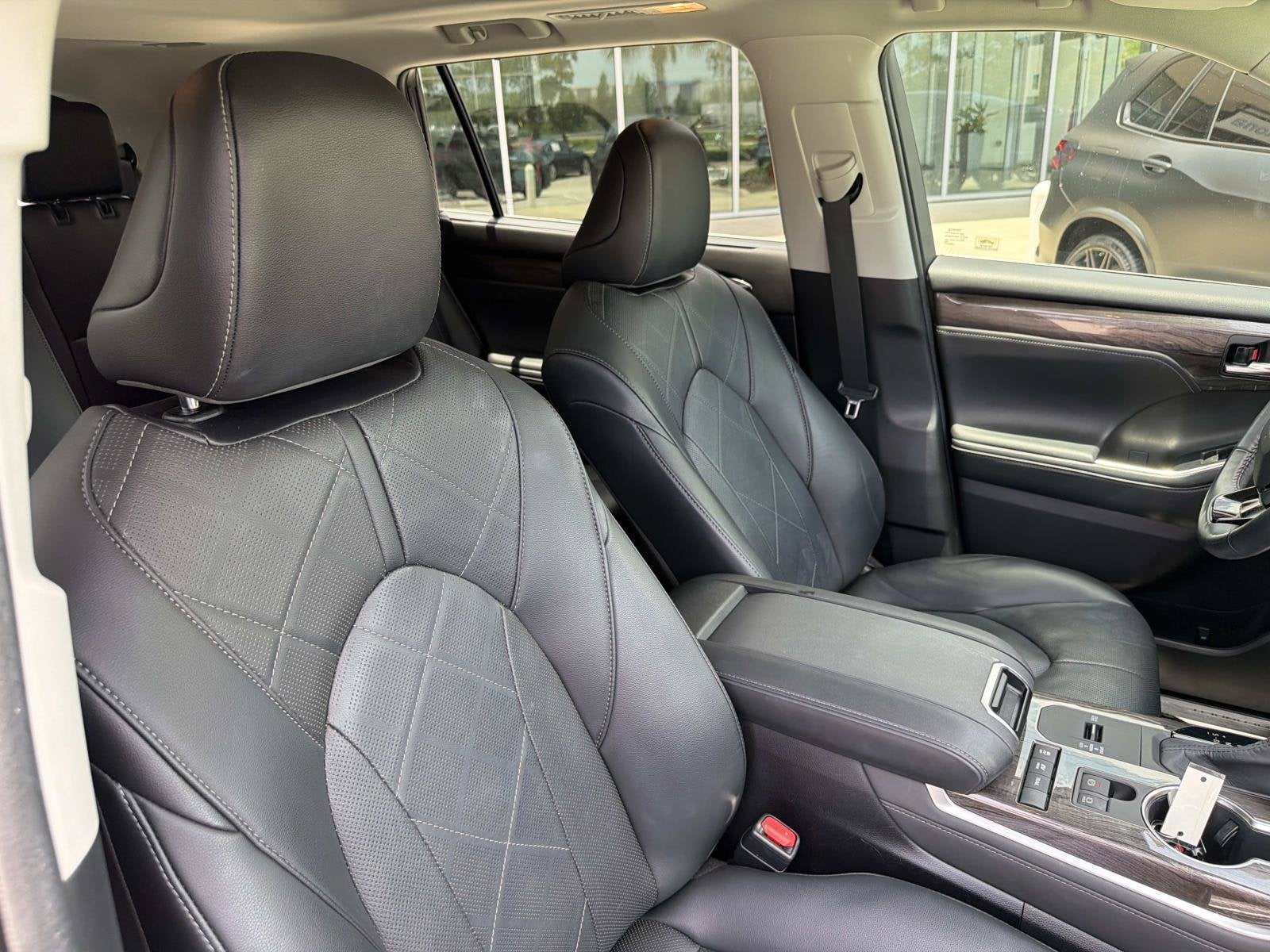 2020 Toyota Highlander Hybrid Platinum