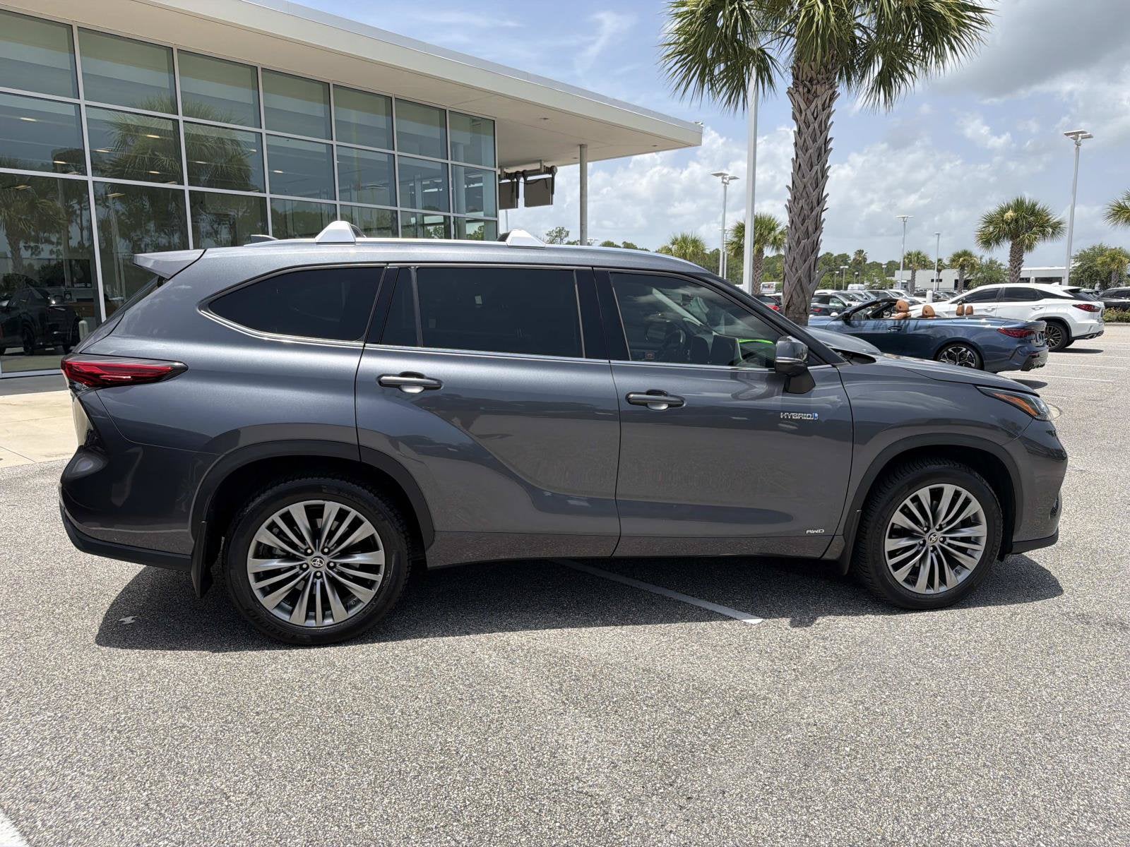 2020 Toyota Highlander Hybrid Platinum