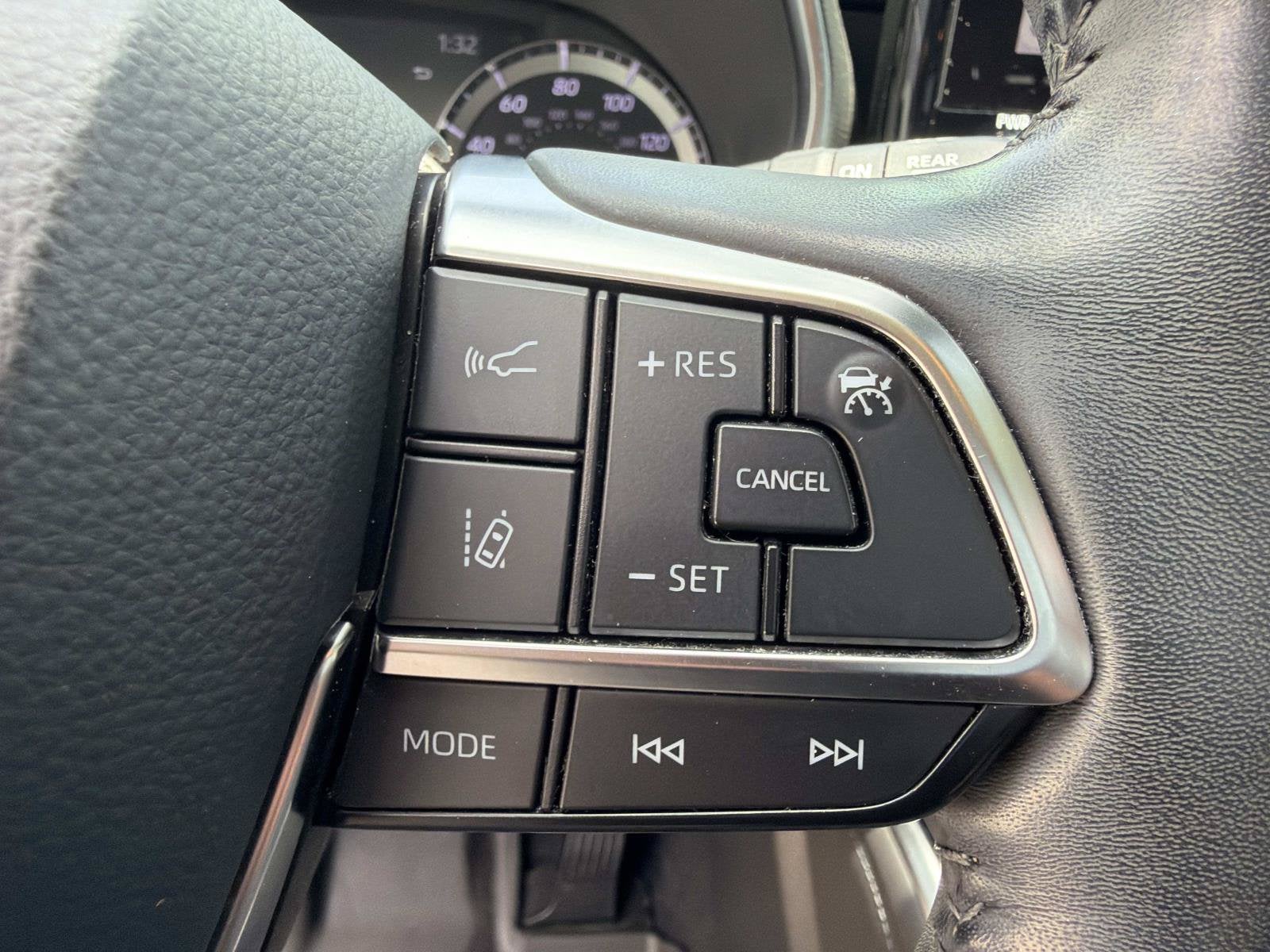 2020 Toyota Highlander Hybrid Platinum