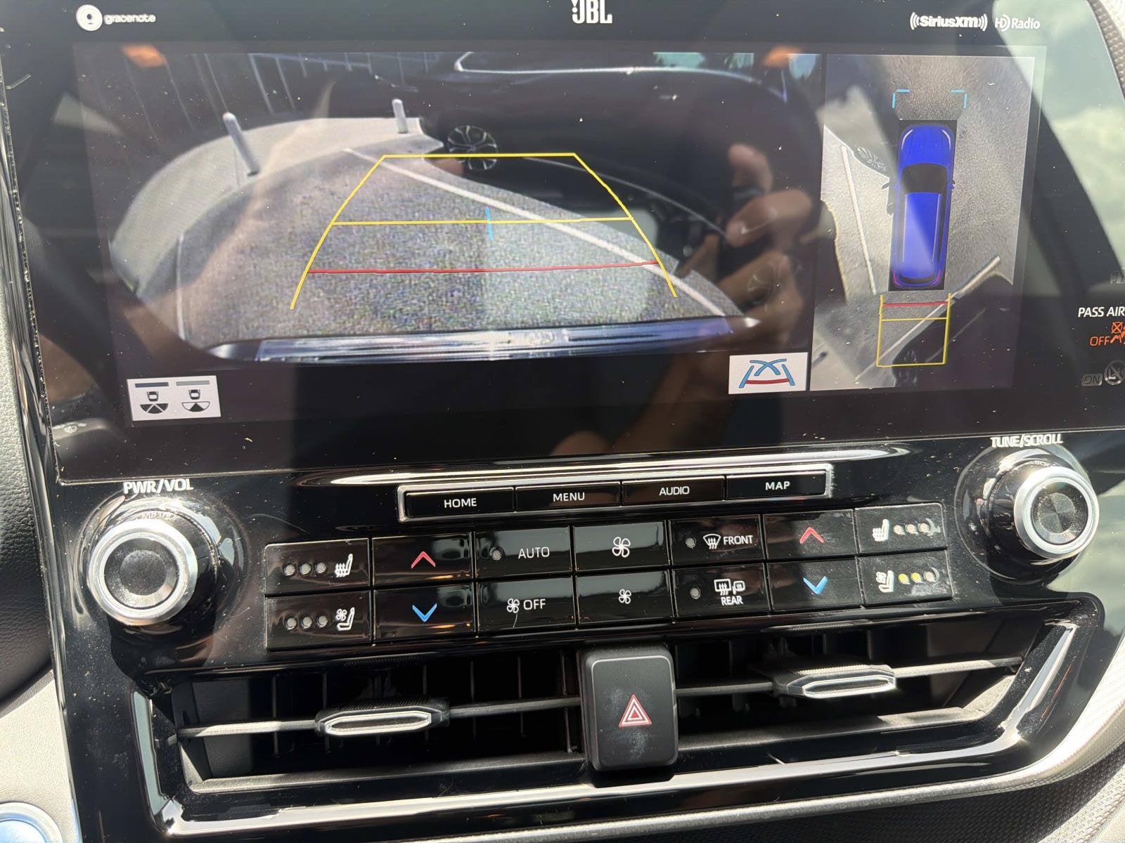 2020 Toyota Highlander Hybrid Platinum