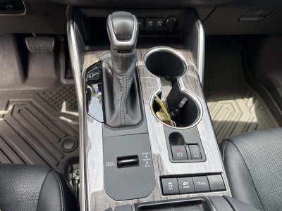 2020 Toyota Highlander Hybrid Platinum