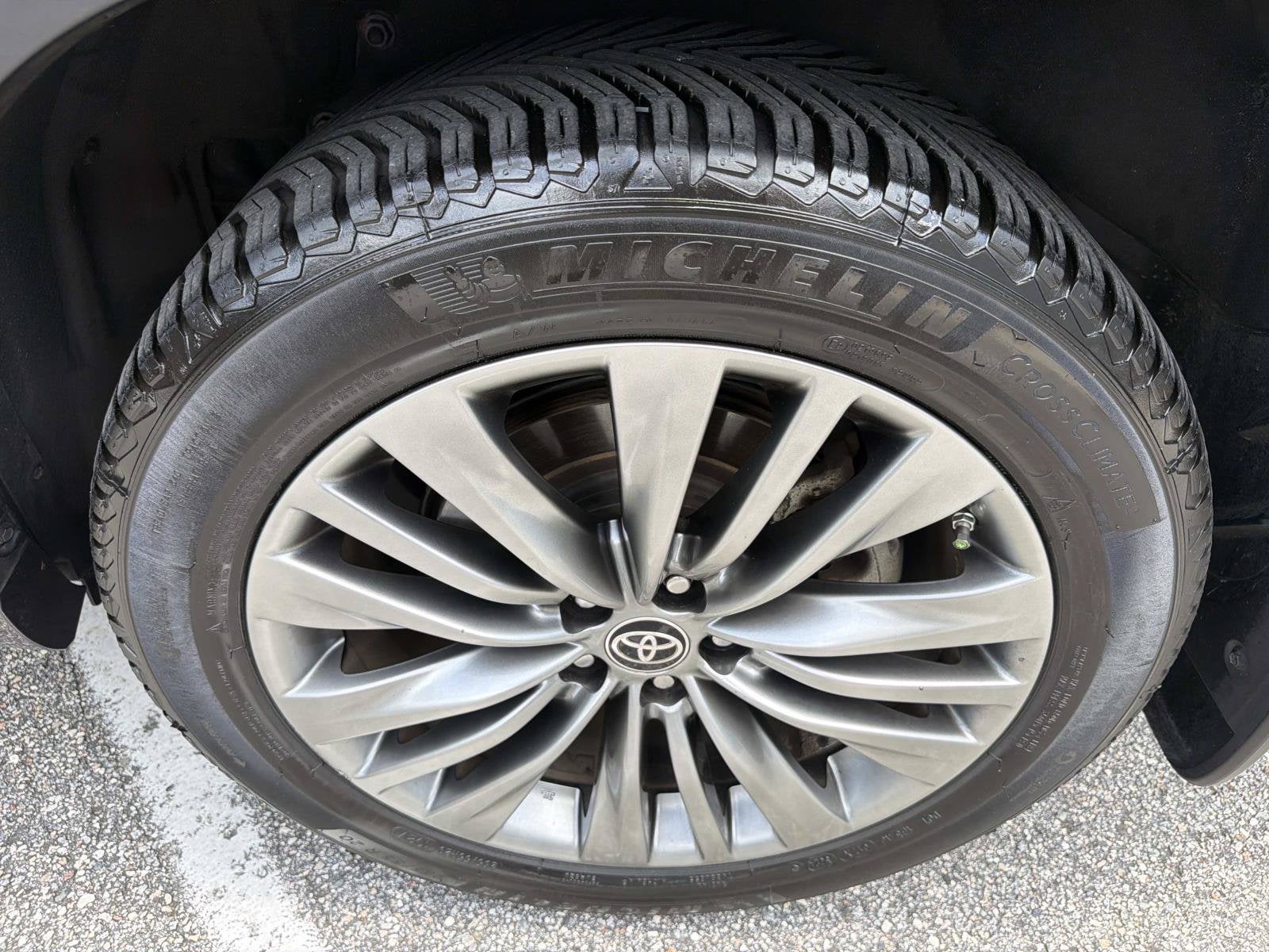 2020 Toyota Highlander Hybrid Platinum