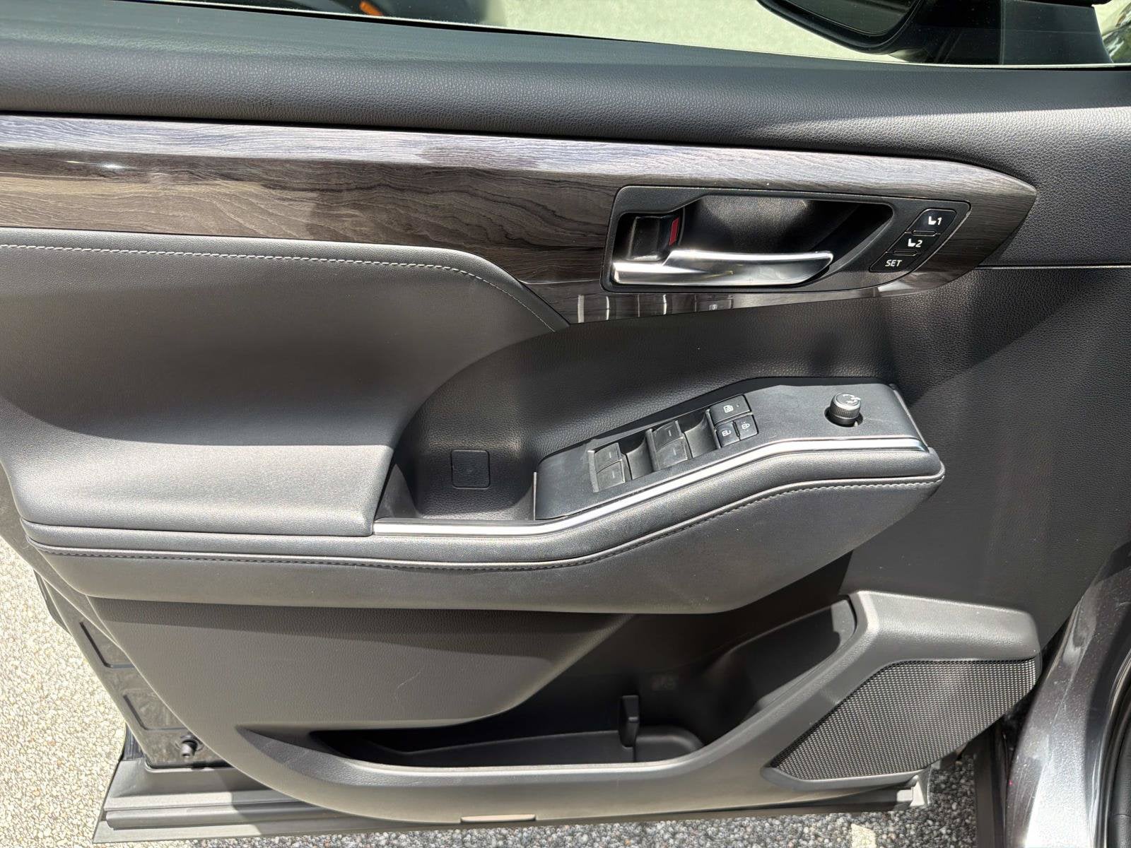 2020 Toyota Highlander Hybrid Platinum