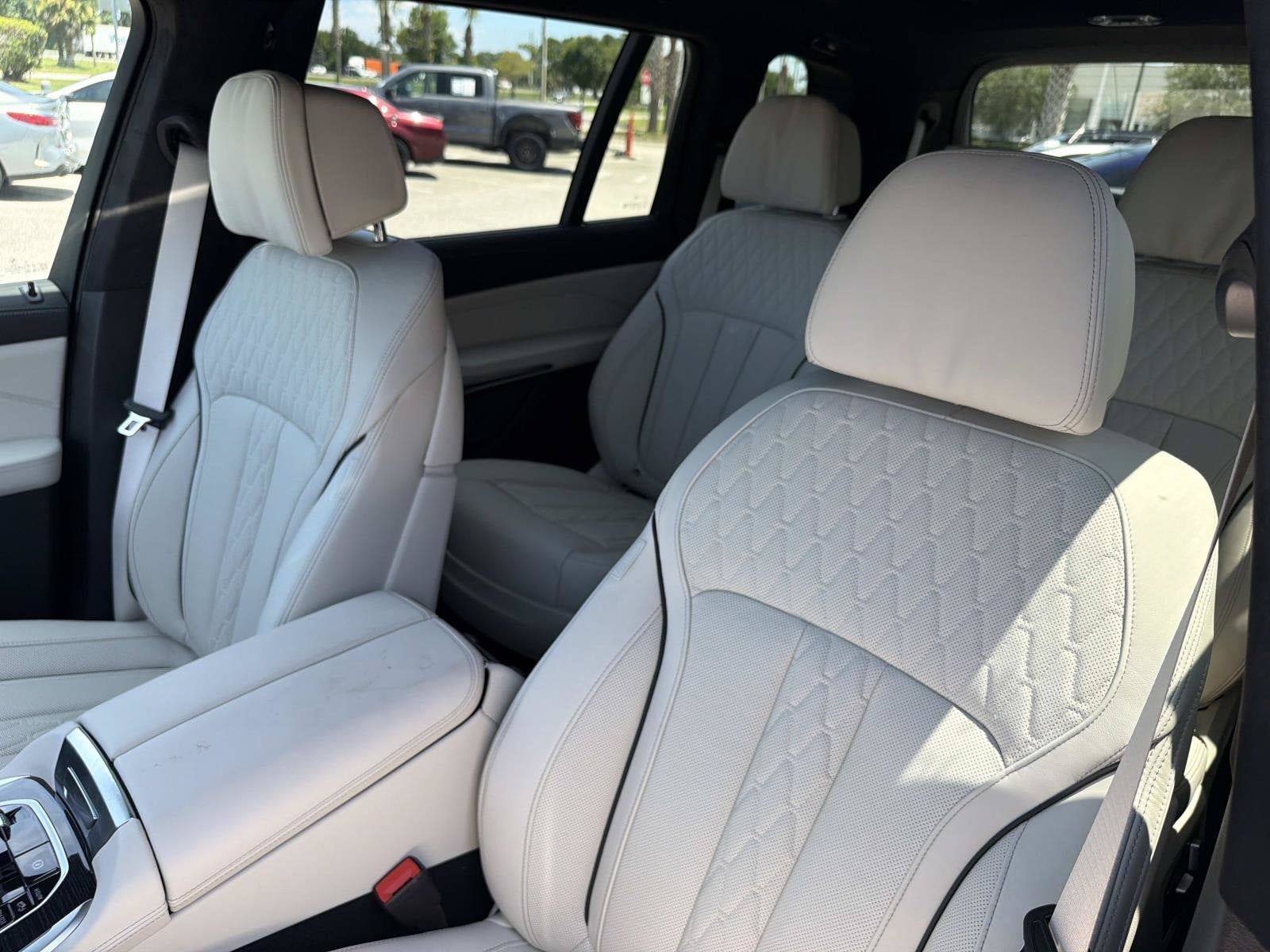 2027 BMW X7 xDrive40i