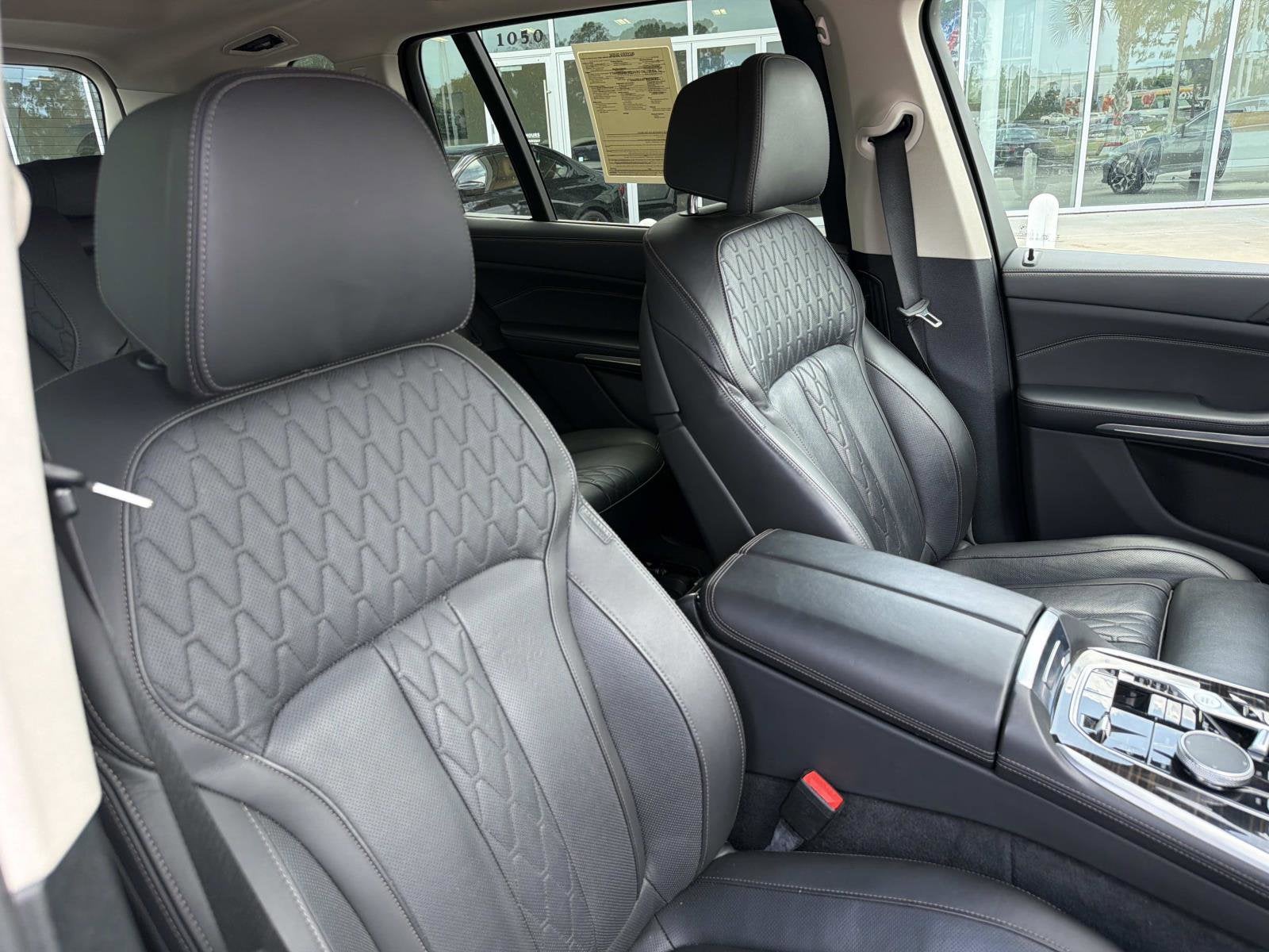 2025 BMW X7 xDrive40i