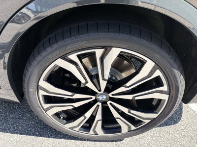2027 BMW X7 M60i