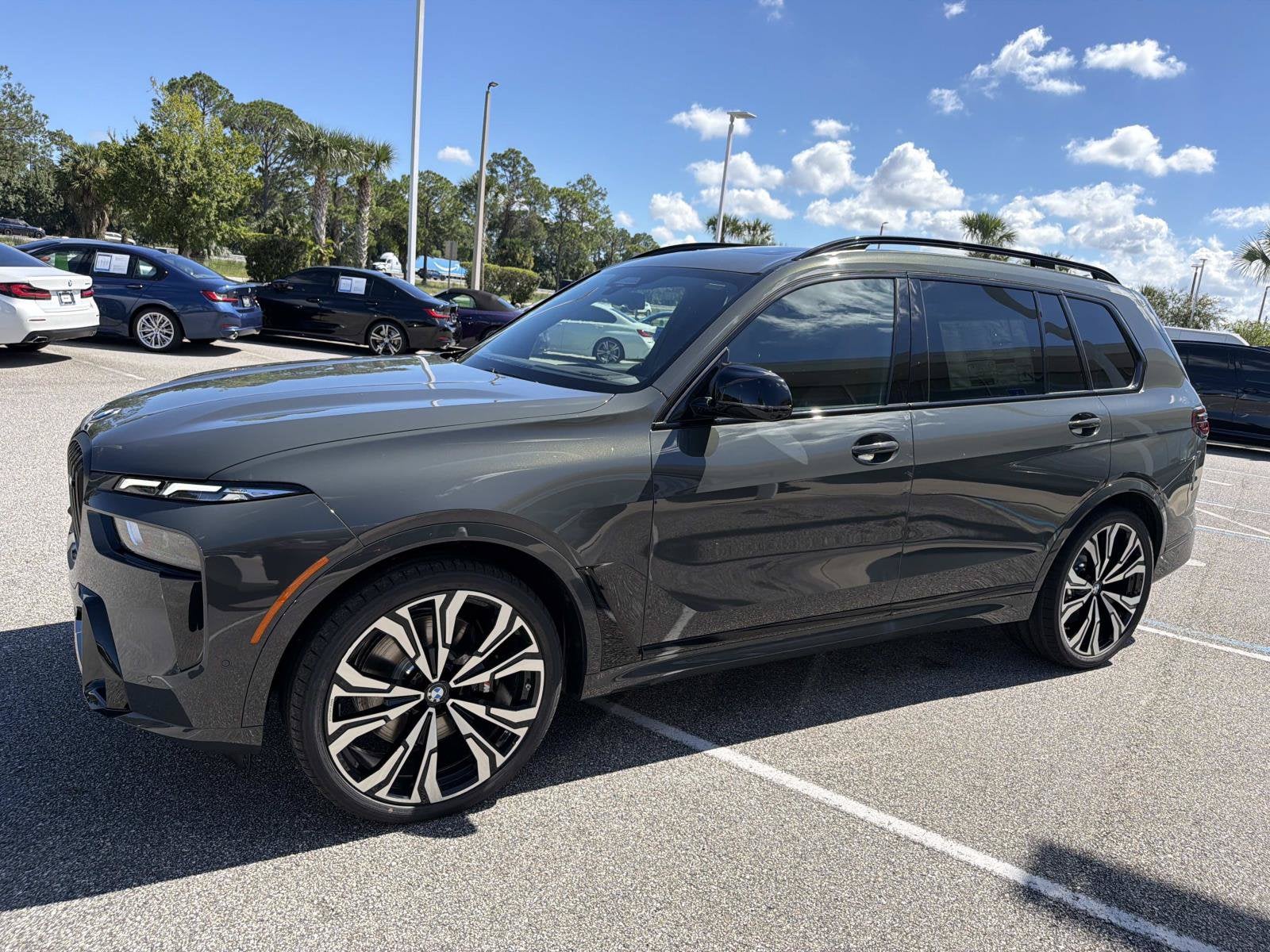 2027 BMW X7 M60i