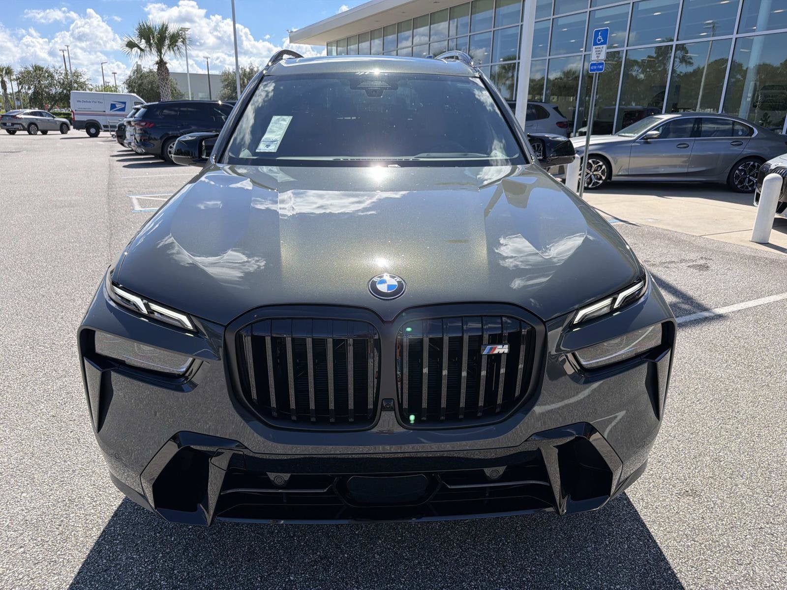 2027 BMW X7 M60i