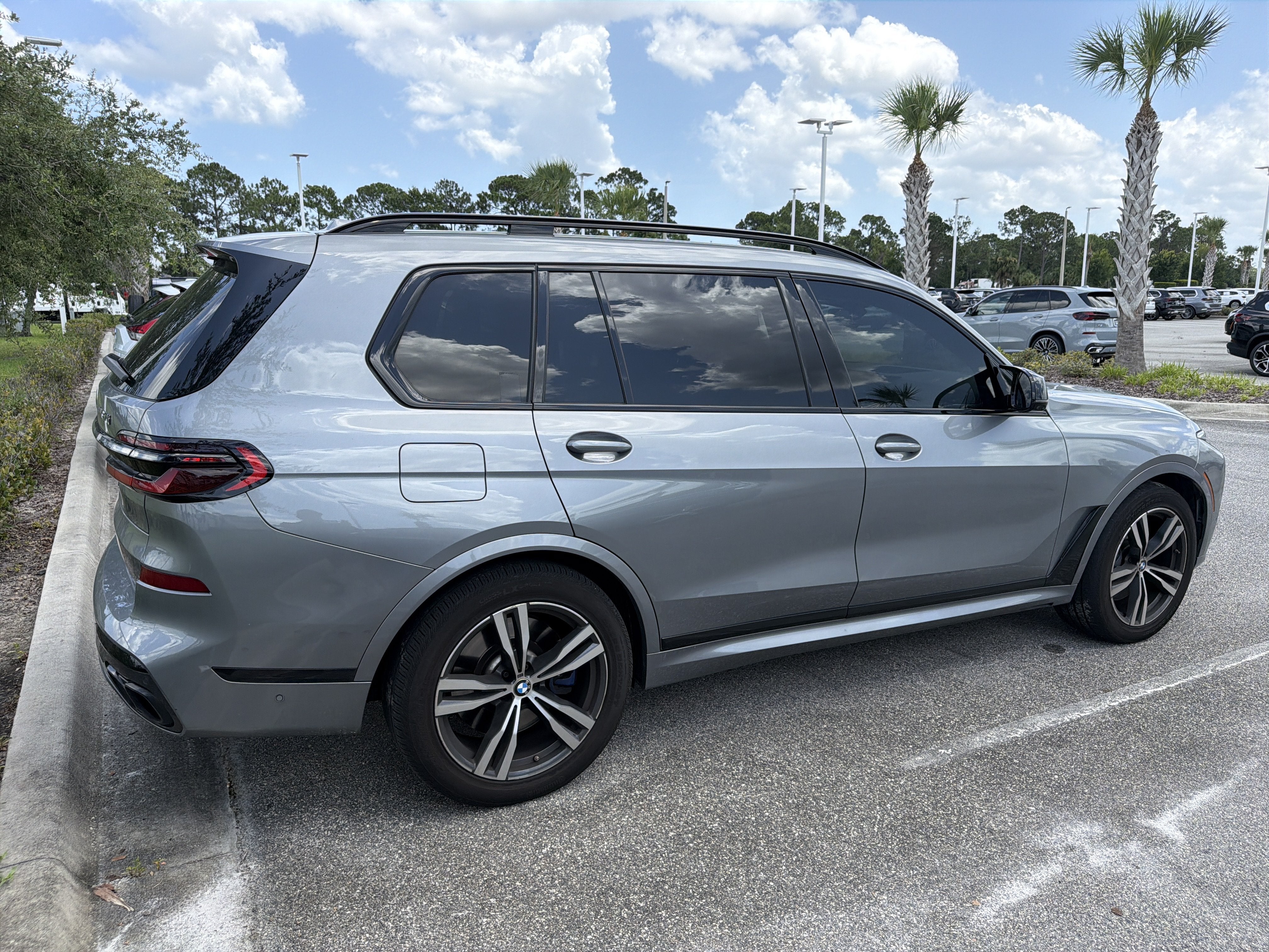 2024 BMW X7 M60i